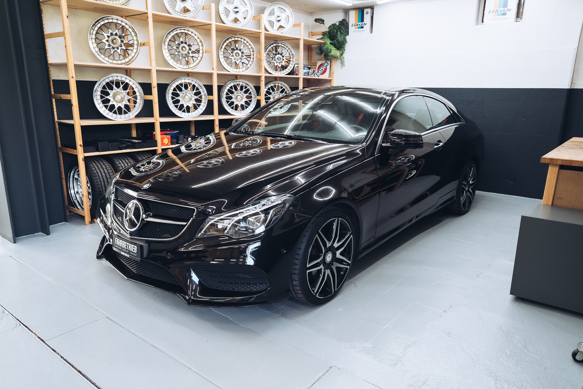 MERCEDES-BENZ E 350 4Matic 7G-Tronic-image-1
