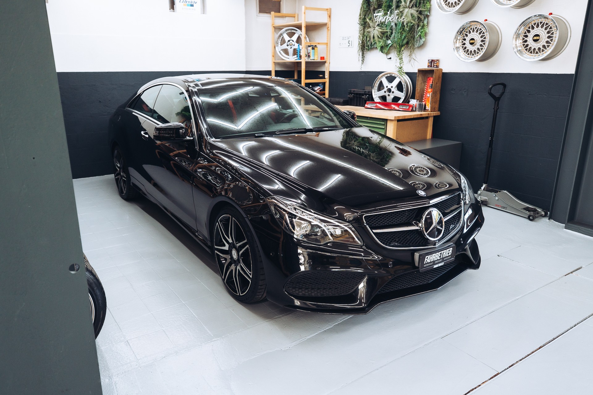 MERCEDES-BENZ E 350 4Matic 7G-Tronic-image-4