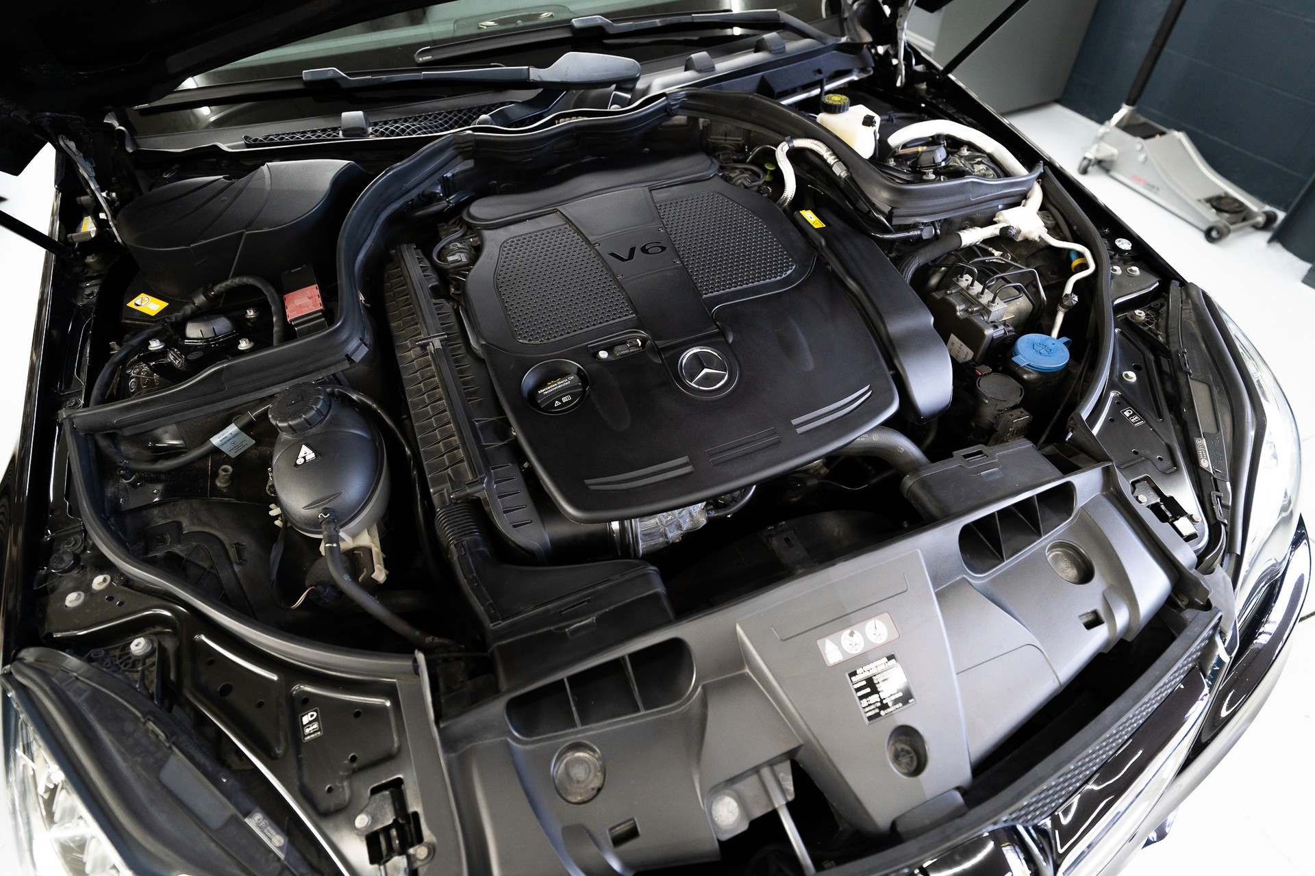 MERCEDES-BENZ E 350 4Matic 7G-Tronic-image-15