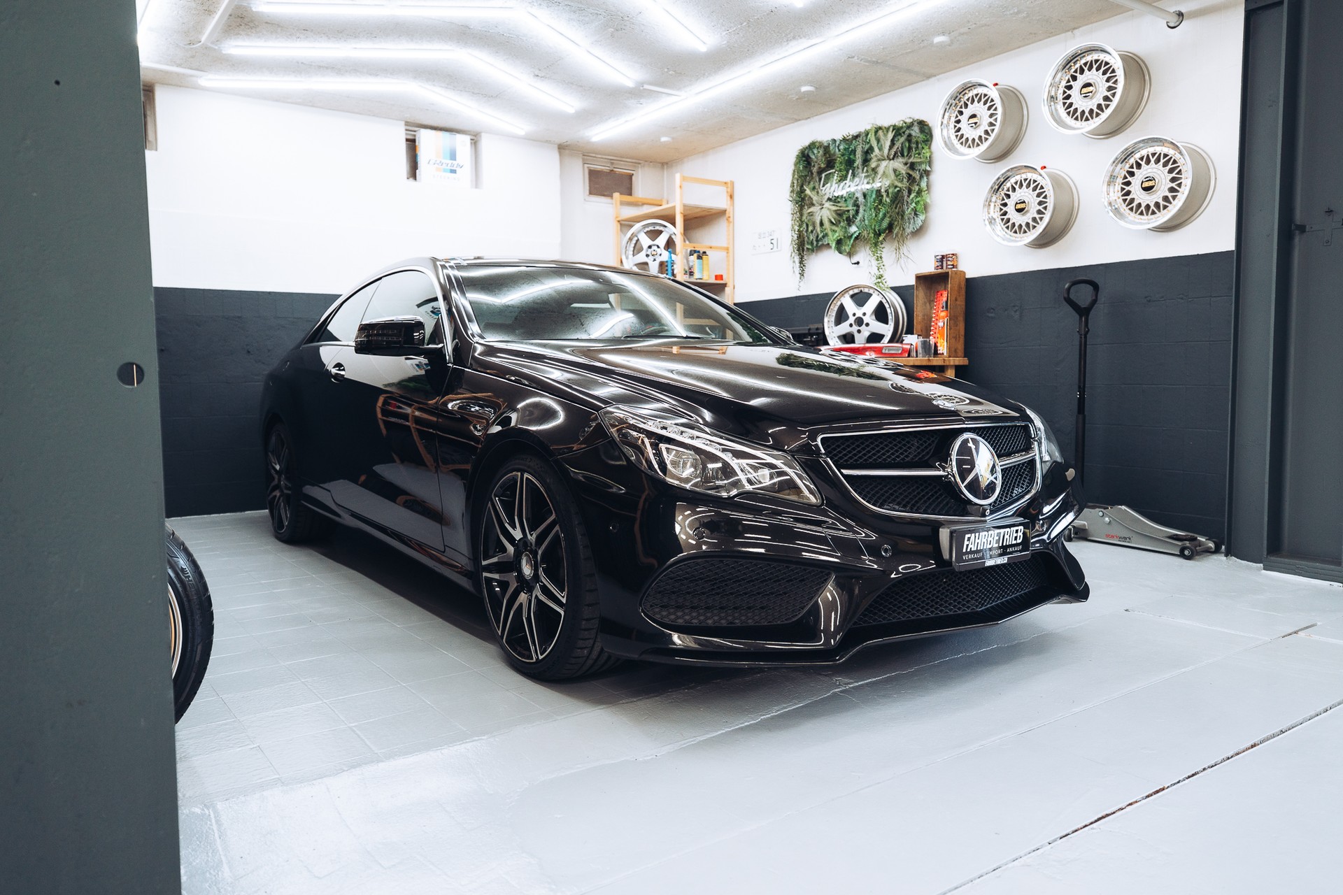 MERCEDES-BENZ E 350 4Matic 7G-Tronic-image-5