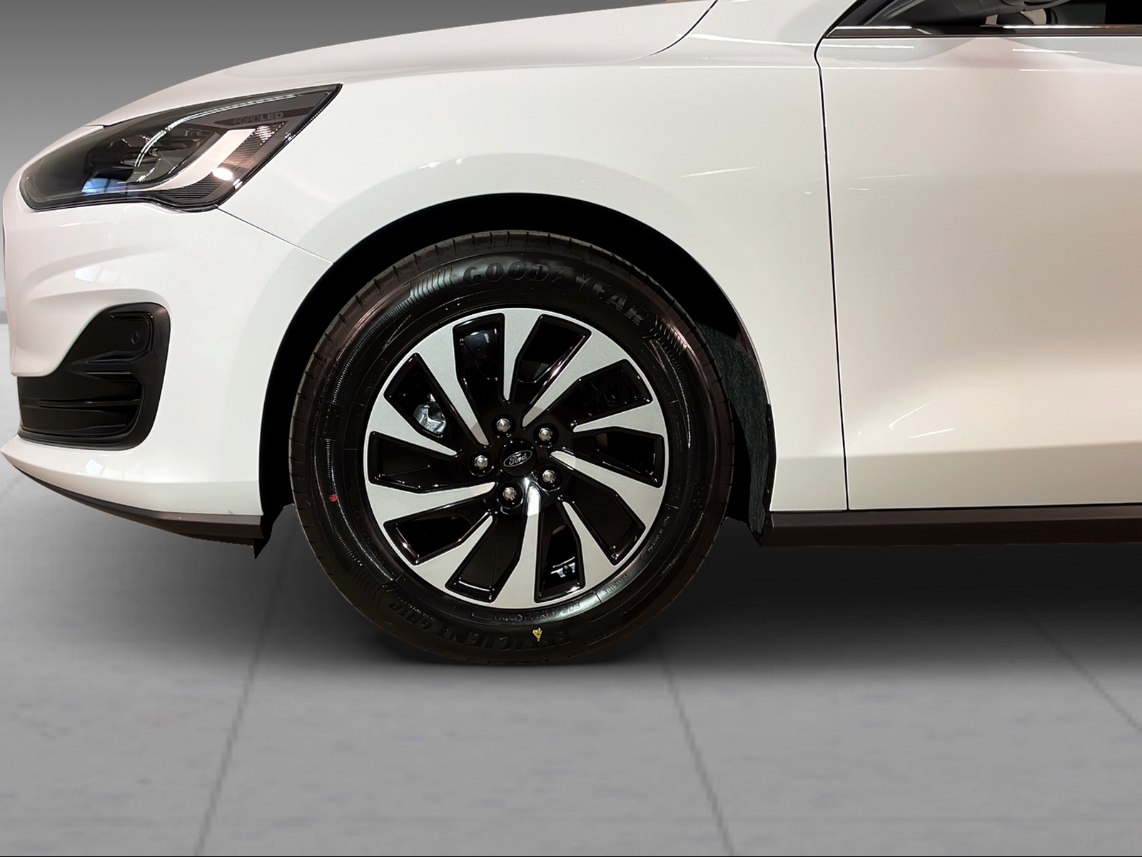 FORD Focus Station Wagon 1.0i EcoB Hybrid 155 Titanium-image-14