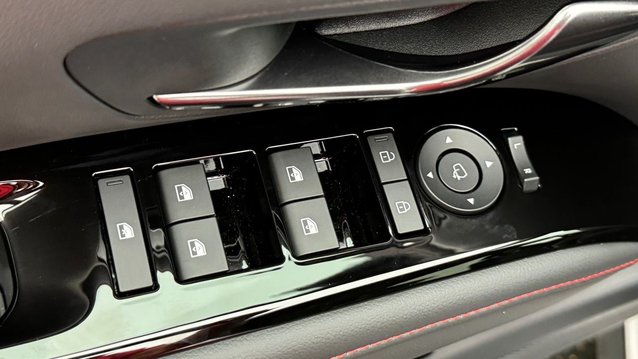 HYUNDAI Tucson 1.6 TGDI PHEV N-Line 4WD-image-8