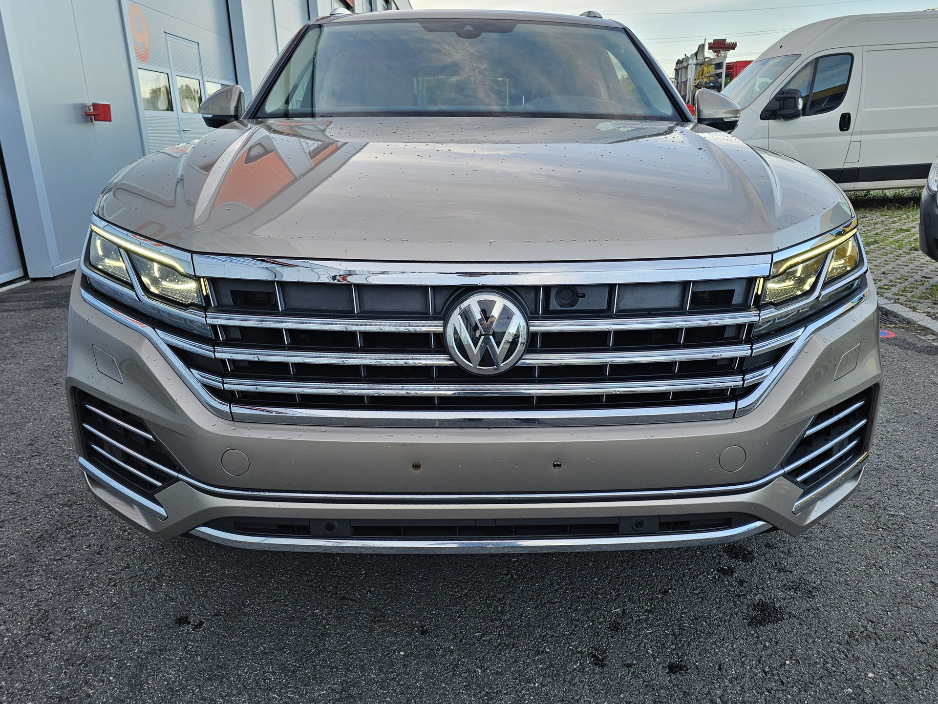 VW Touareg 3.0 TDI Atmosphere Tiptronic-image-6
