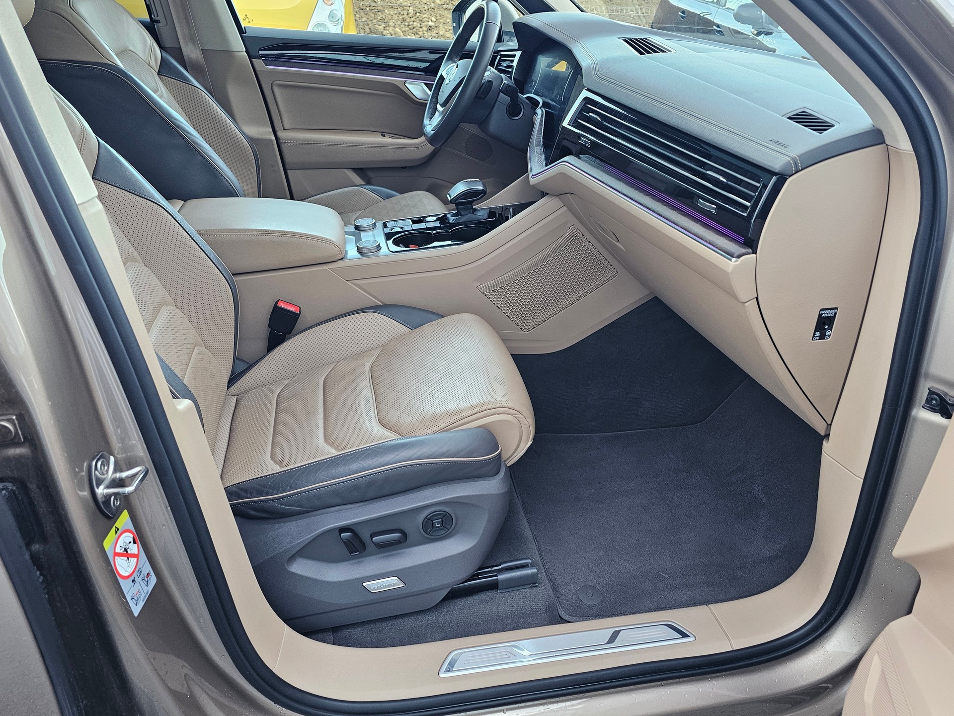 VW Touareg 3.0 TDI Atmosphere Tiptronic-image-9
