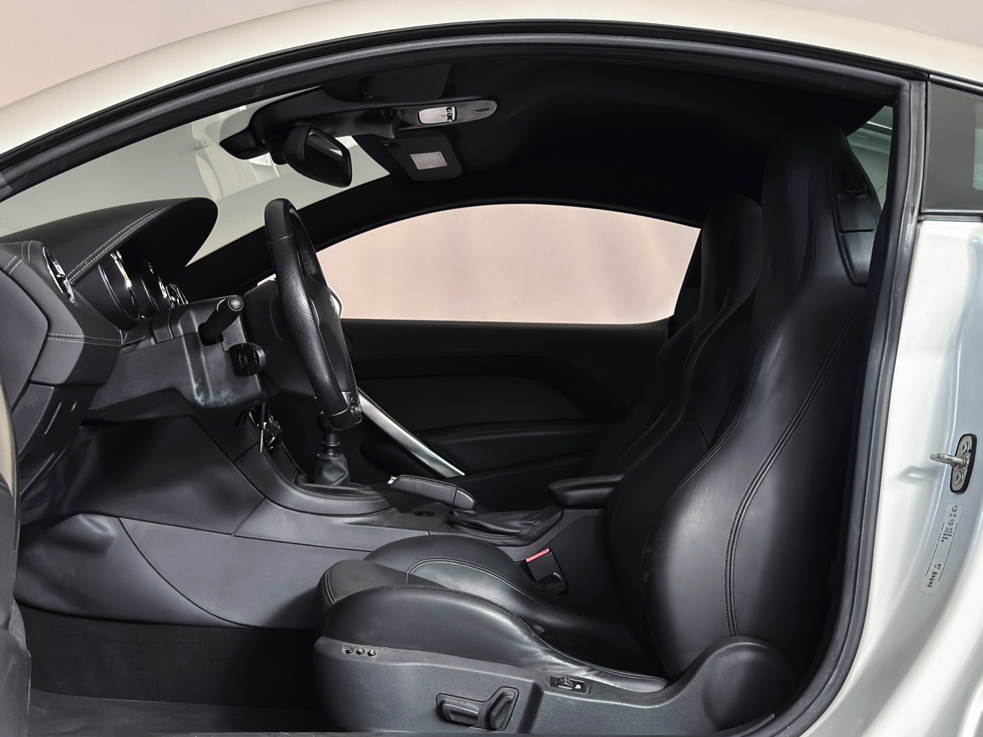 PEUGEOT RCZ 1.6 Turbo-image-12