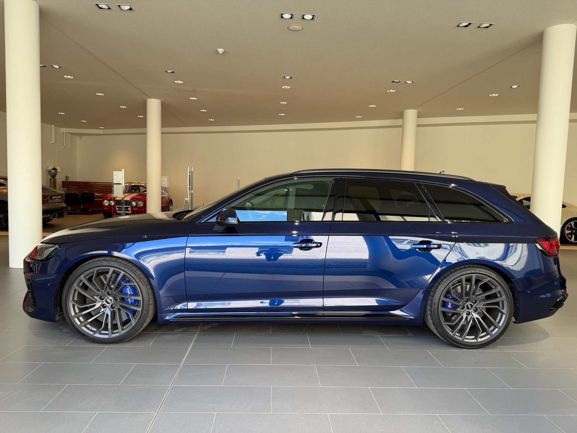 AUDI RS4 Avant quattro tiptronic-showroom-element-2