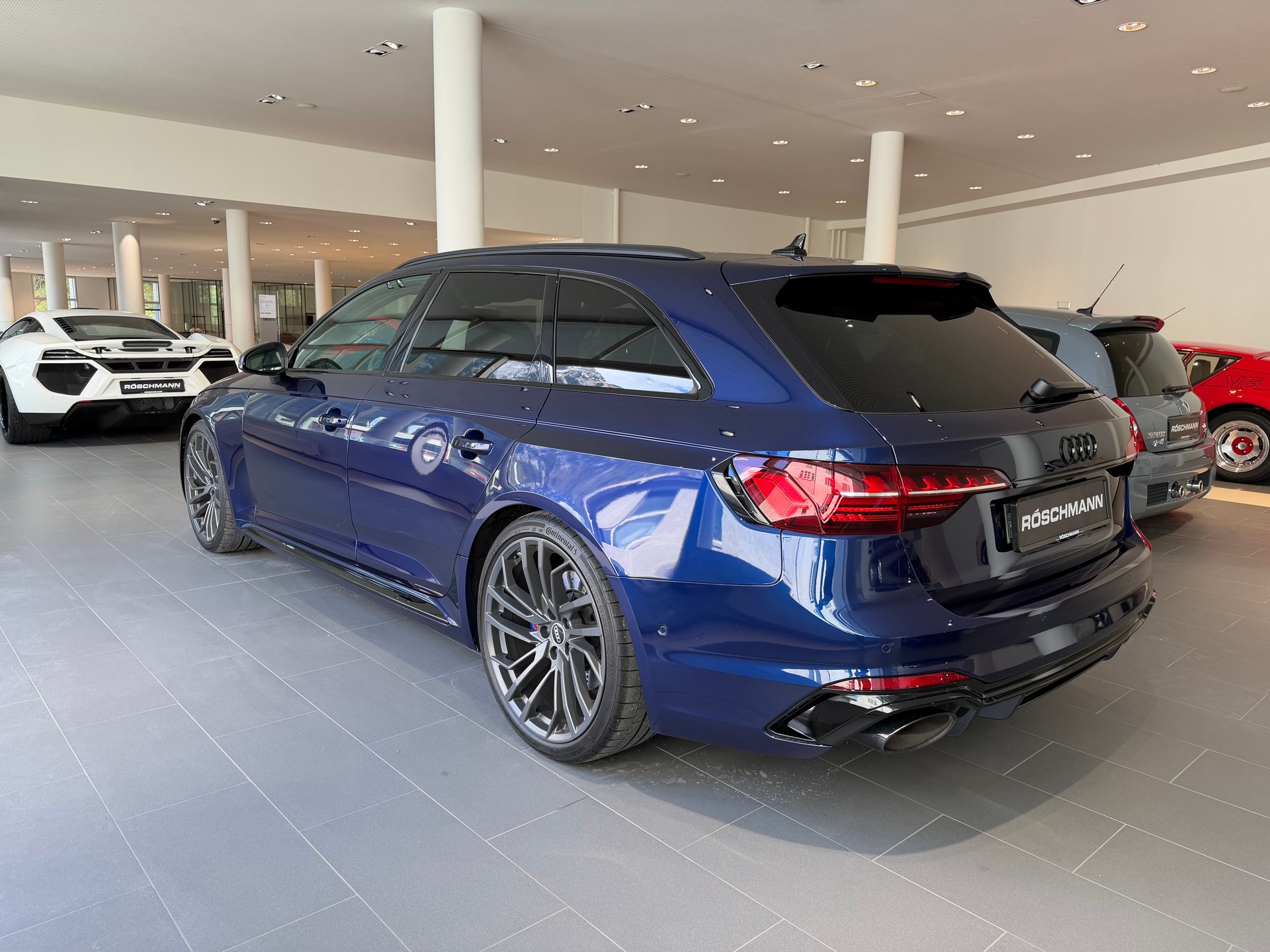 AUDI RS4 Avant quattro tiptronic-showroom-element-3