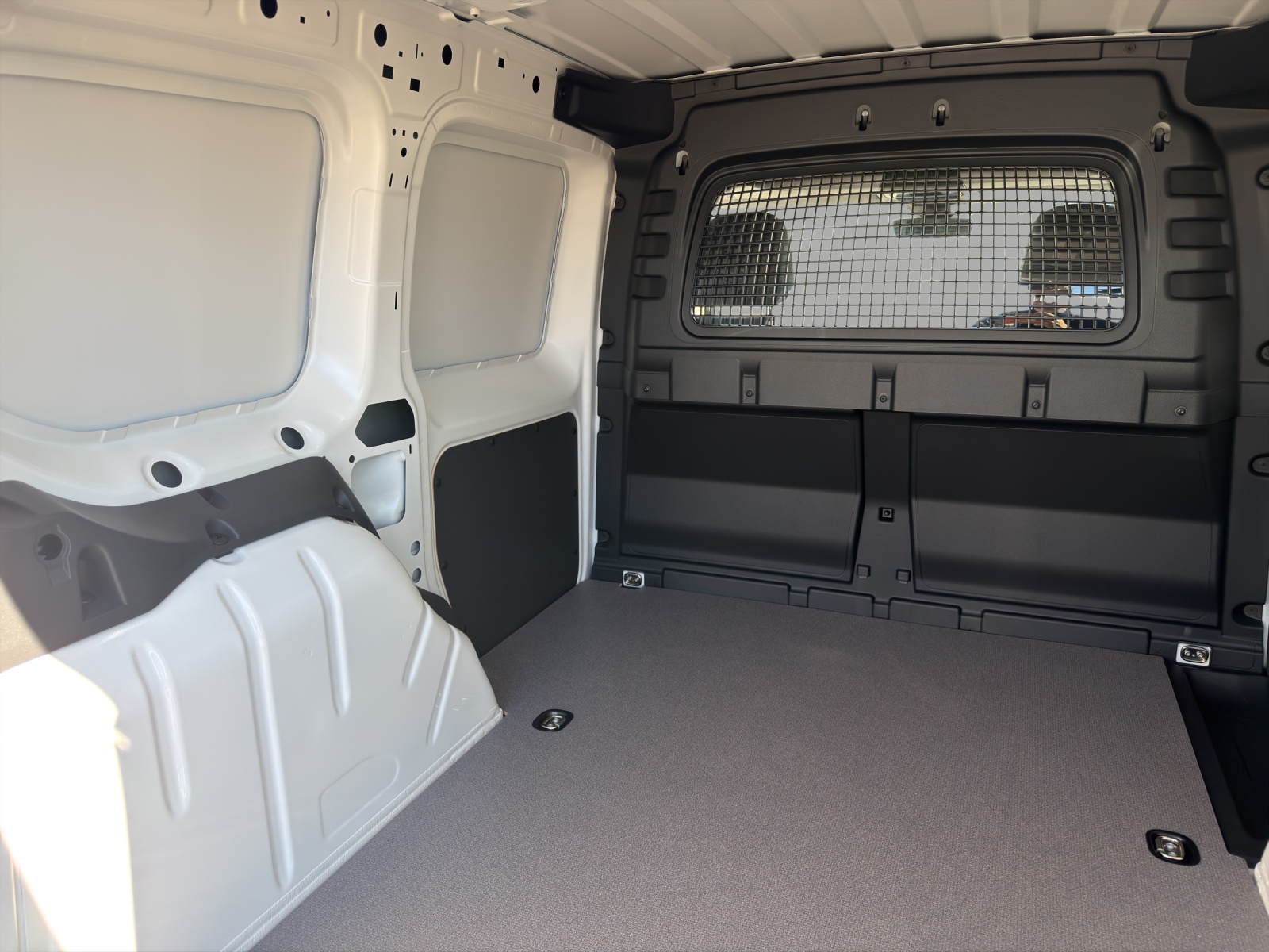 VW Caddy Cargo 2.0TDI-image-14