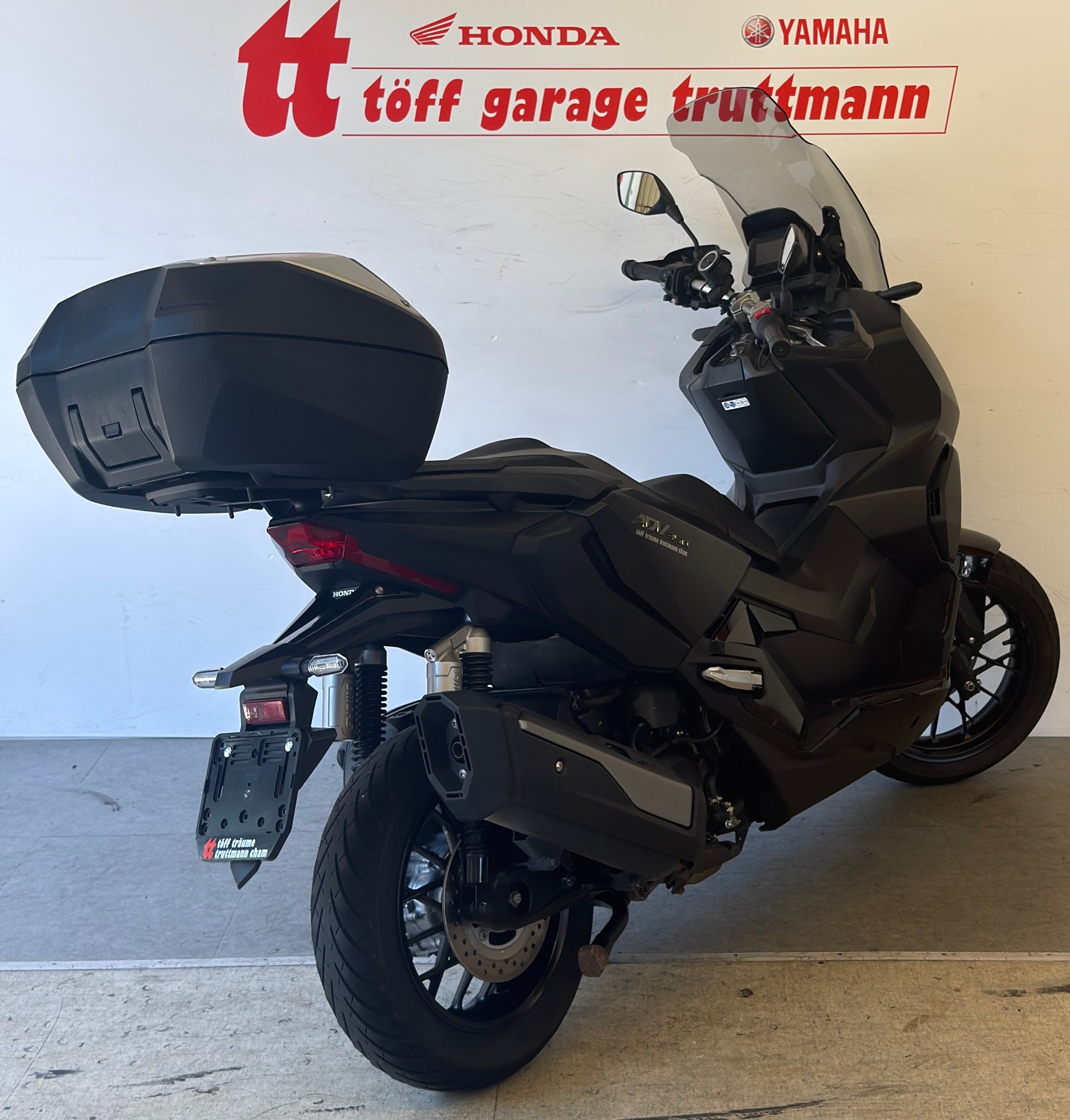 HONDA ADV 350-showroom-element-3