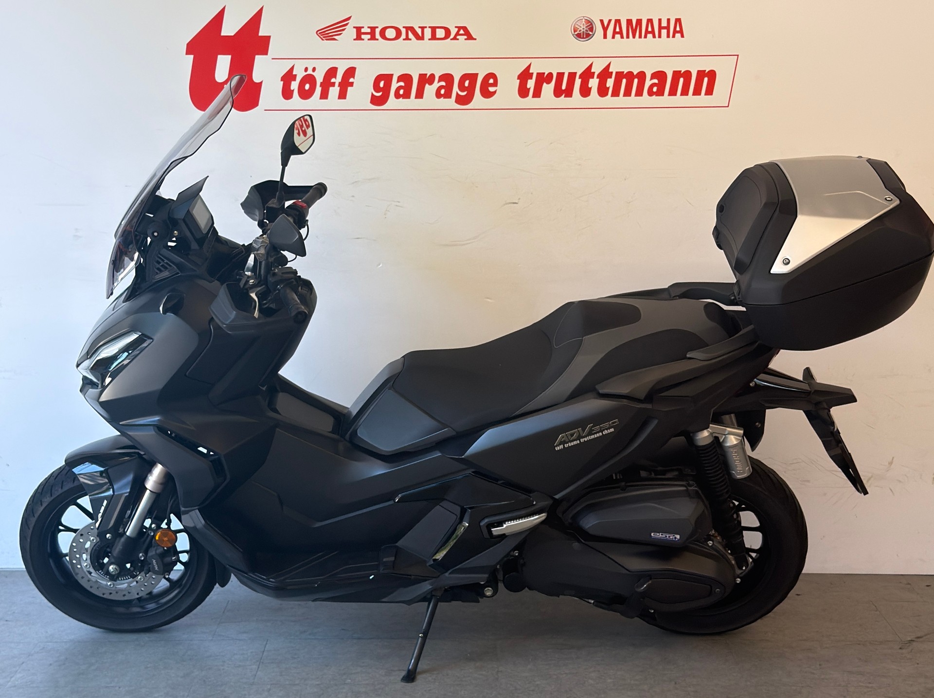 HONDA ADV 350-showroom-element-1