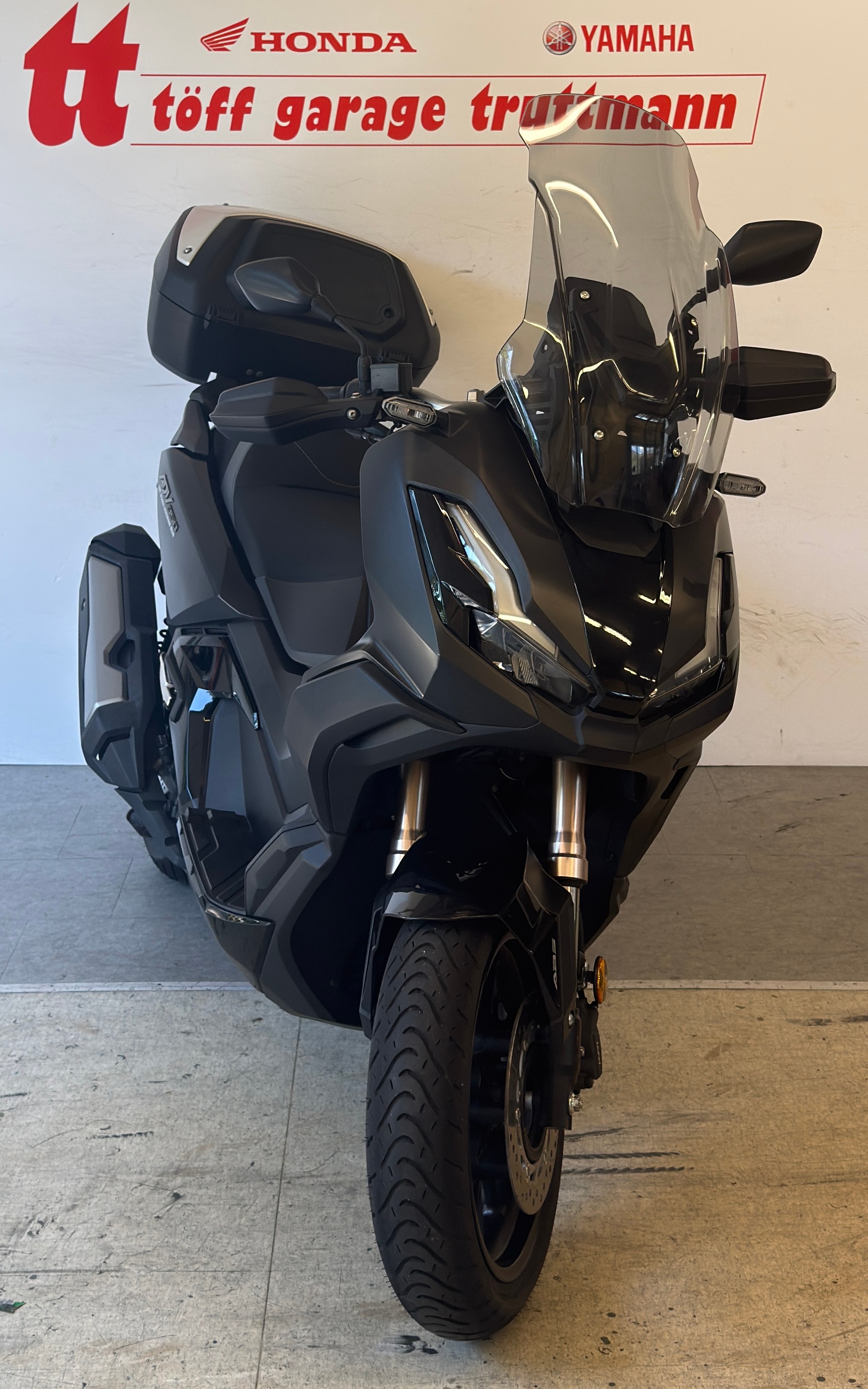 HONDA ADV 350-showroom-element-2