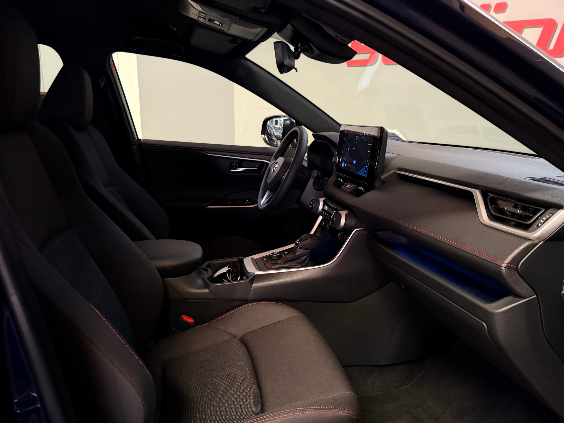 TOYOTA RAV-4 2.5 PHEV Trend e-CVT 4WD-image-16