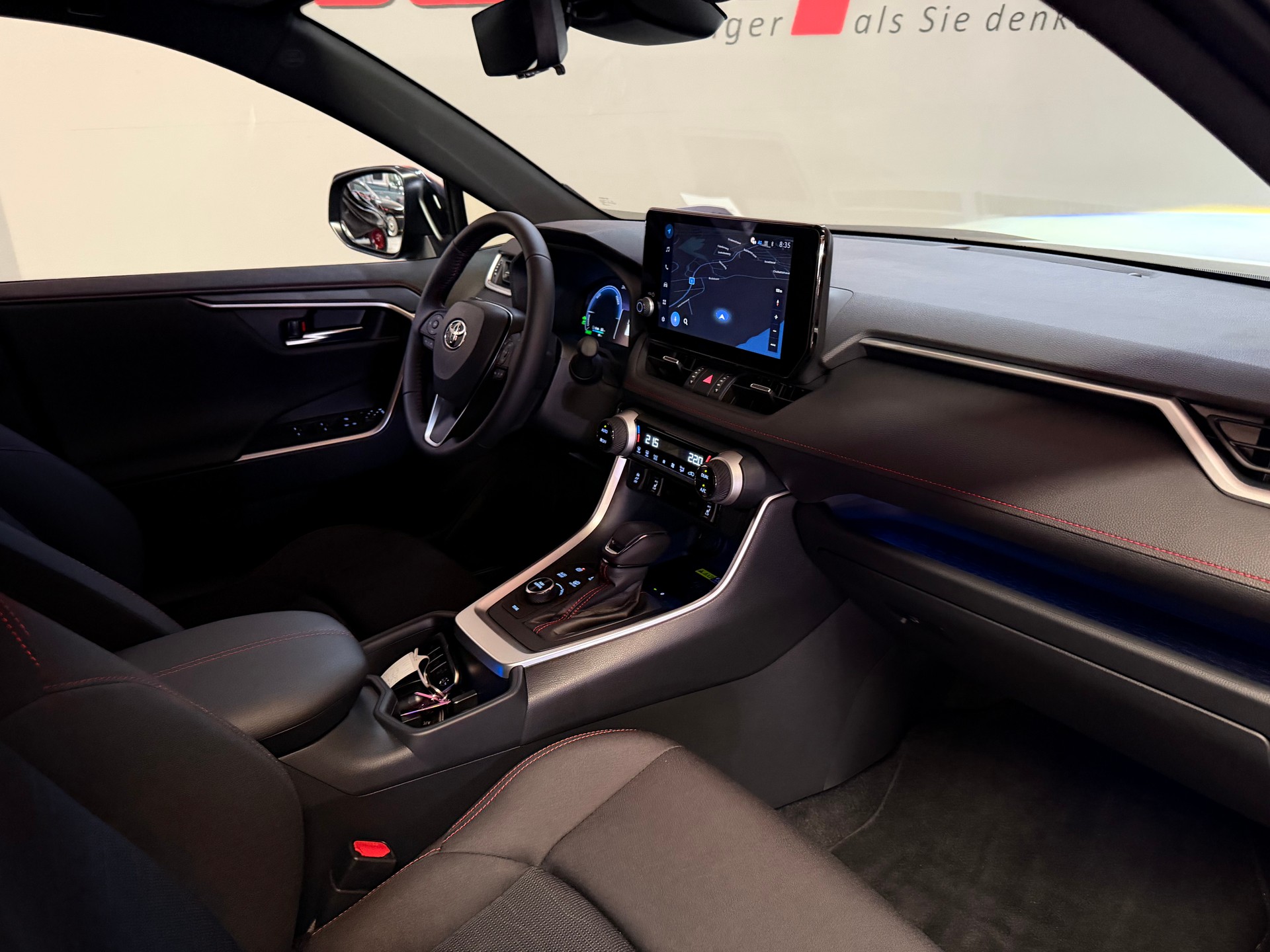 TOYOTA RAV-4 2.5 PHEV Trend e-CVT 4WD-image-17