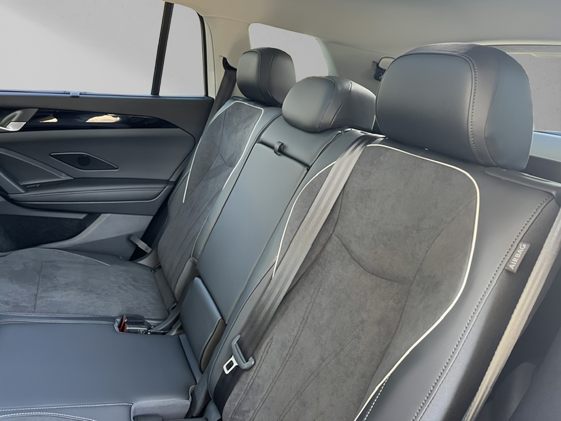 VW Tayron 2.0 TSI Elegance DSG 4Motion-image-24