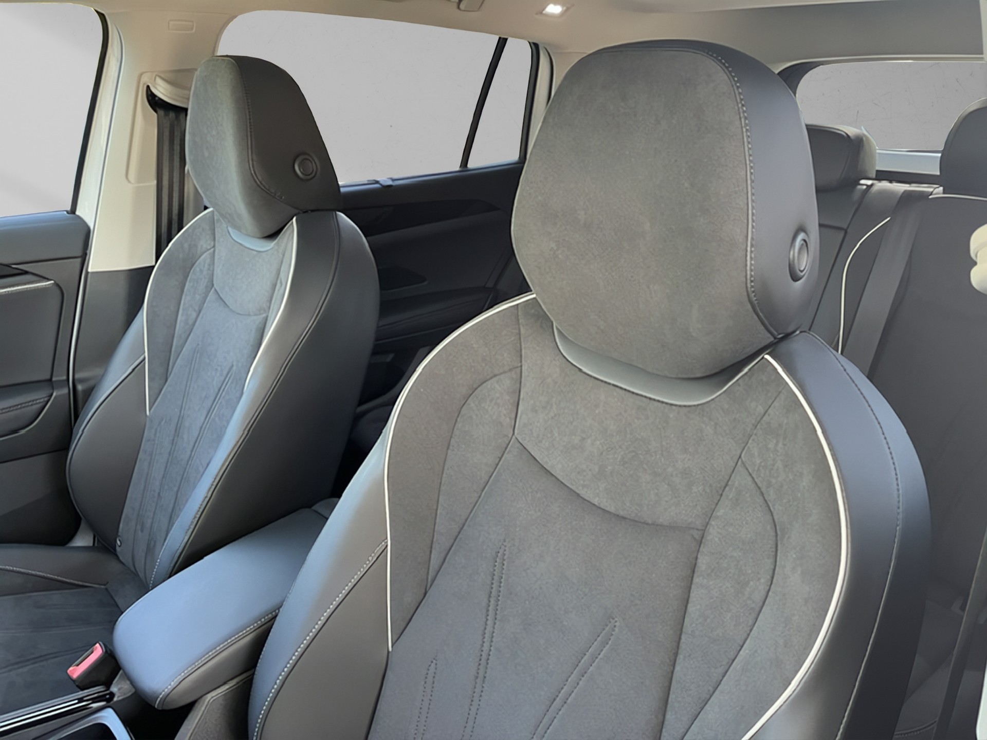VW Tayron 2.0 TSI Elegance DSG 4Motion-image-22