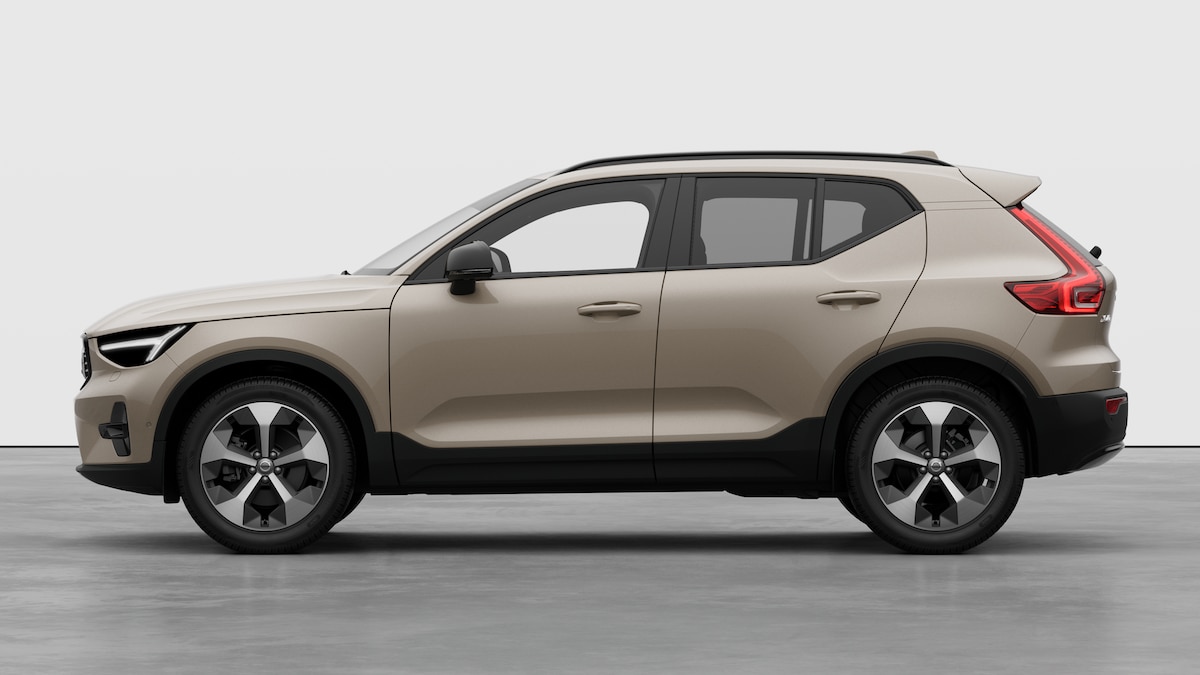 VOLVO XC40 2.0 B3 MH Plus Dark-showroom-element-2