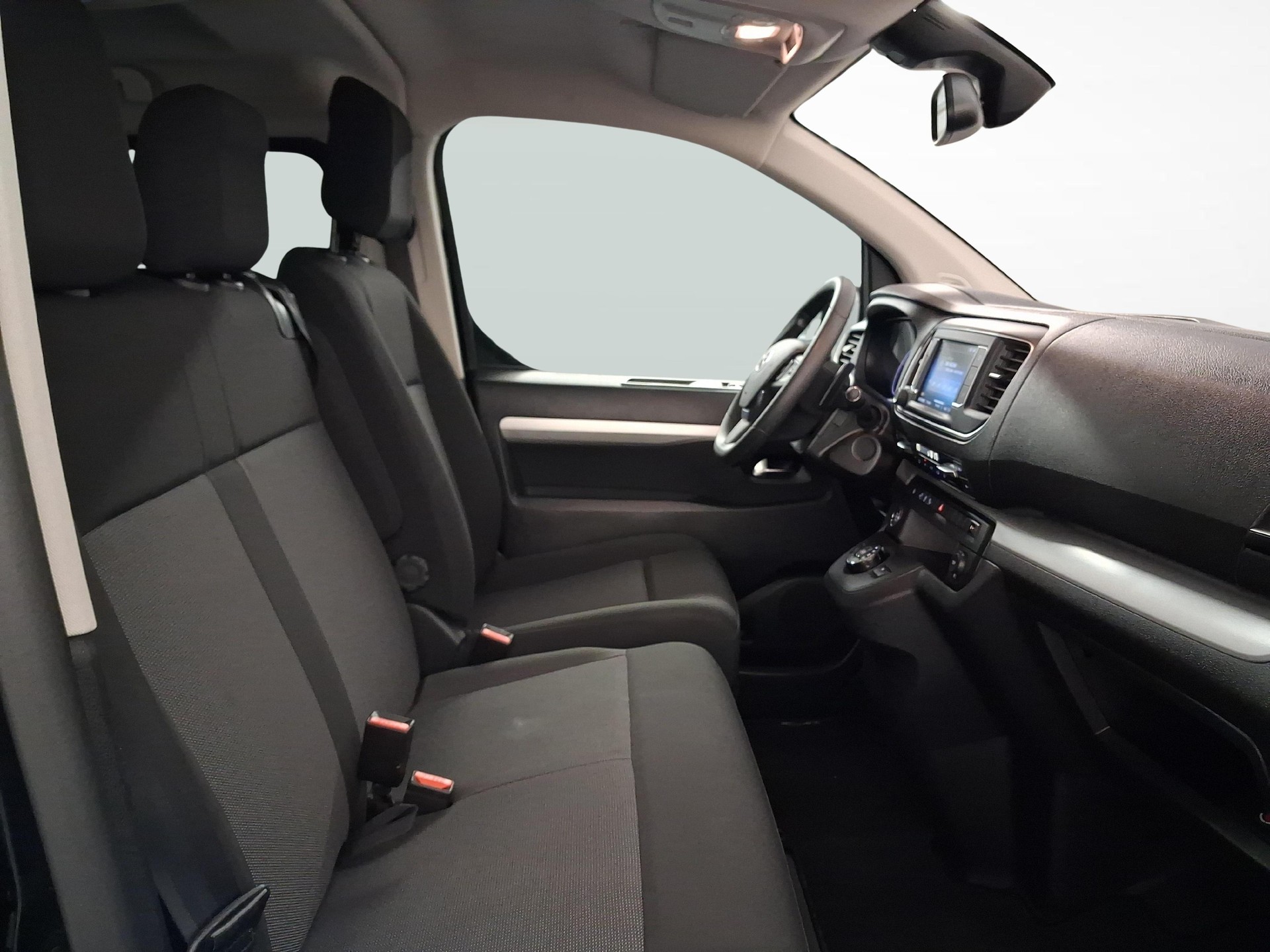 TOYOTA PROACE Verso L1 2.0 D Shuttle-image-9