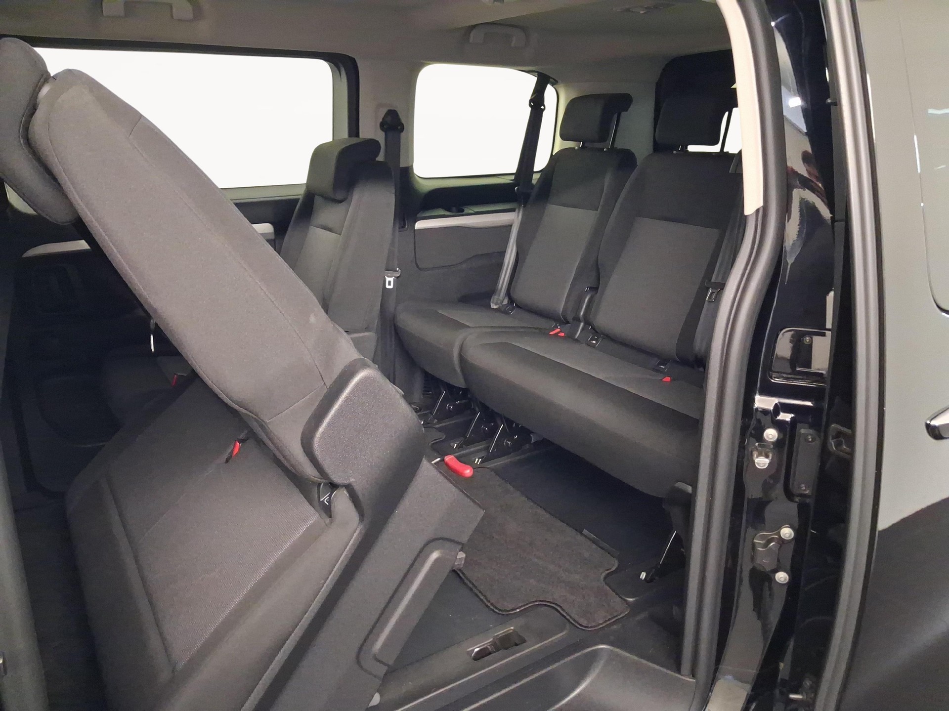 TOYOTA PROACE Verso L1 2.0 D Shuttle-image-13