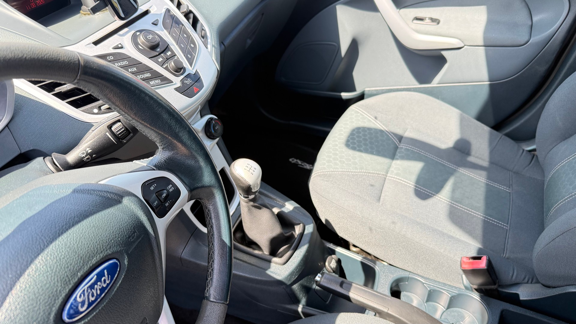 FORD Fiesta 1.6 16V Titanium-showroom-element-3