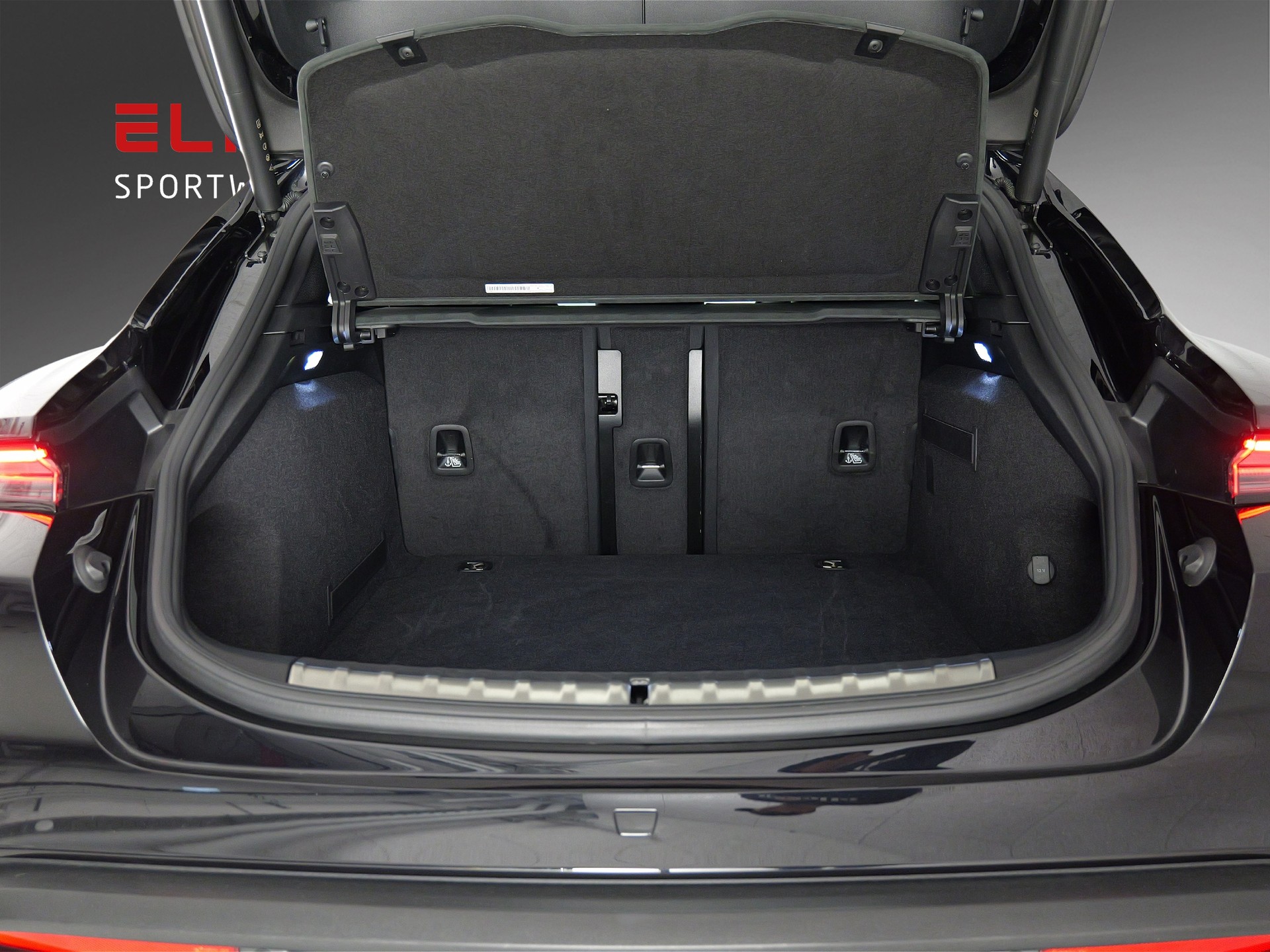 PORSCHE Taycan CrossTurismo Turbo 104kWh-image-20