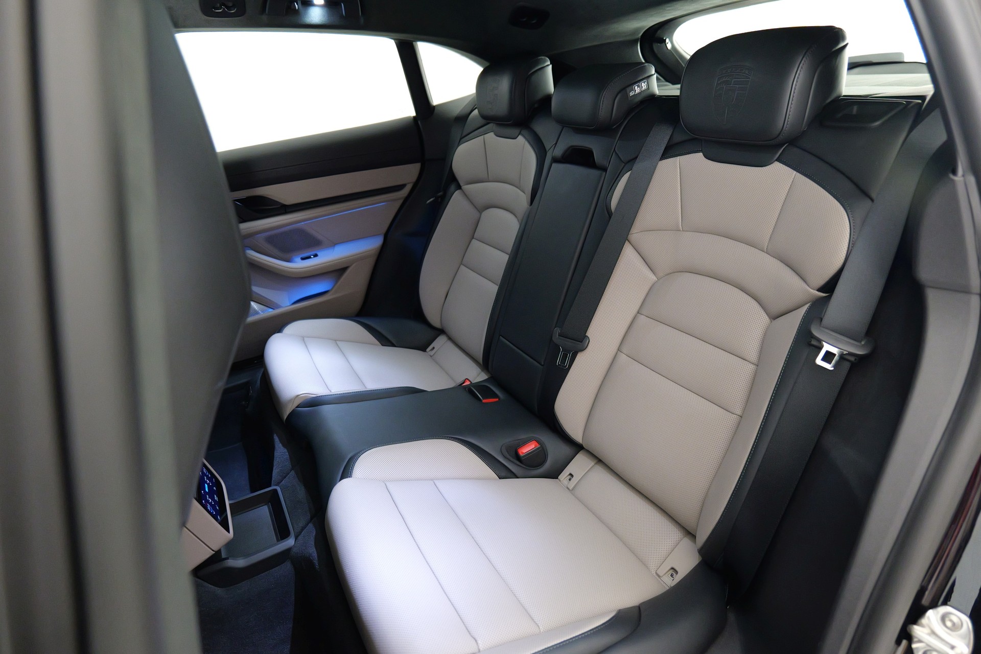 PORSCHE Taycan CrossTurismo Turbo 104kWh-image-13
