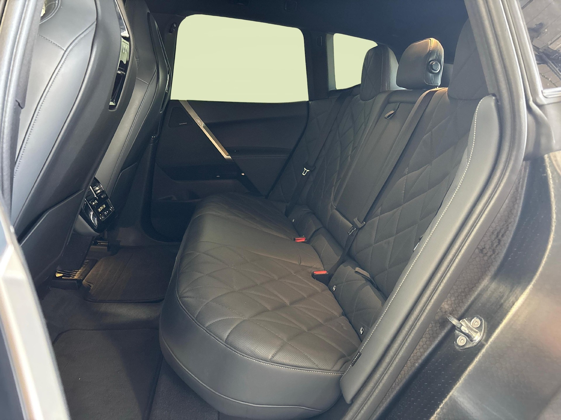 BMW iX xDrive50-image-11
