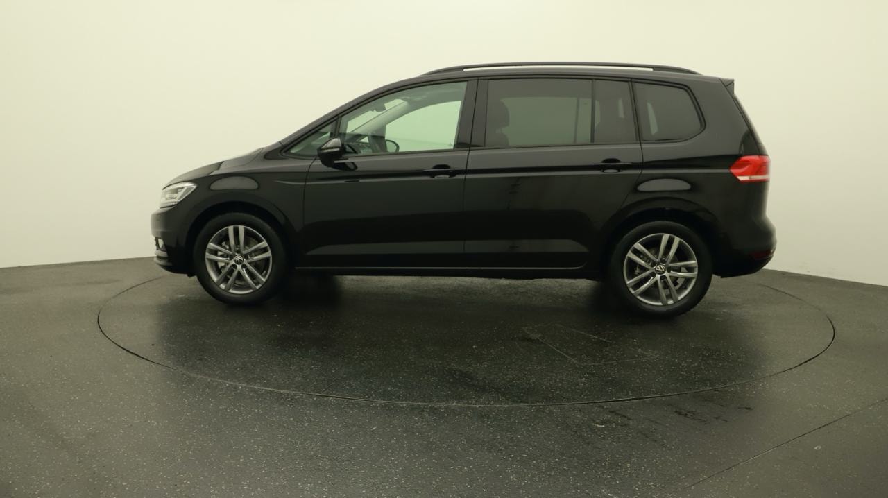 VW Touran 1.5 TSI EVO Limited-showroom-element-1