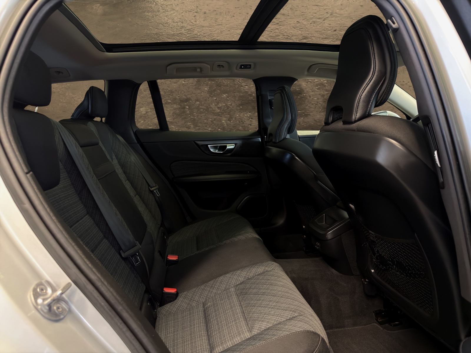 VOLVO V60 Cross Country B4 Mild Hybrid Core AWD Geartronic-image-12