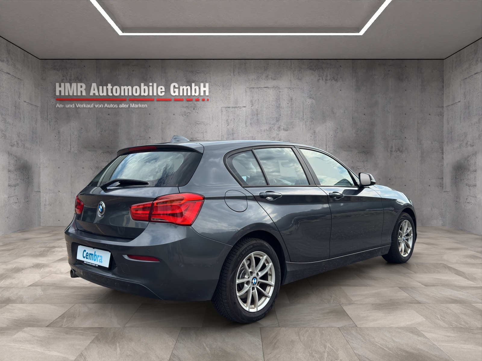 BMW 116d-showroom-element-3