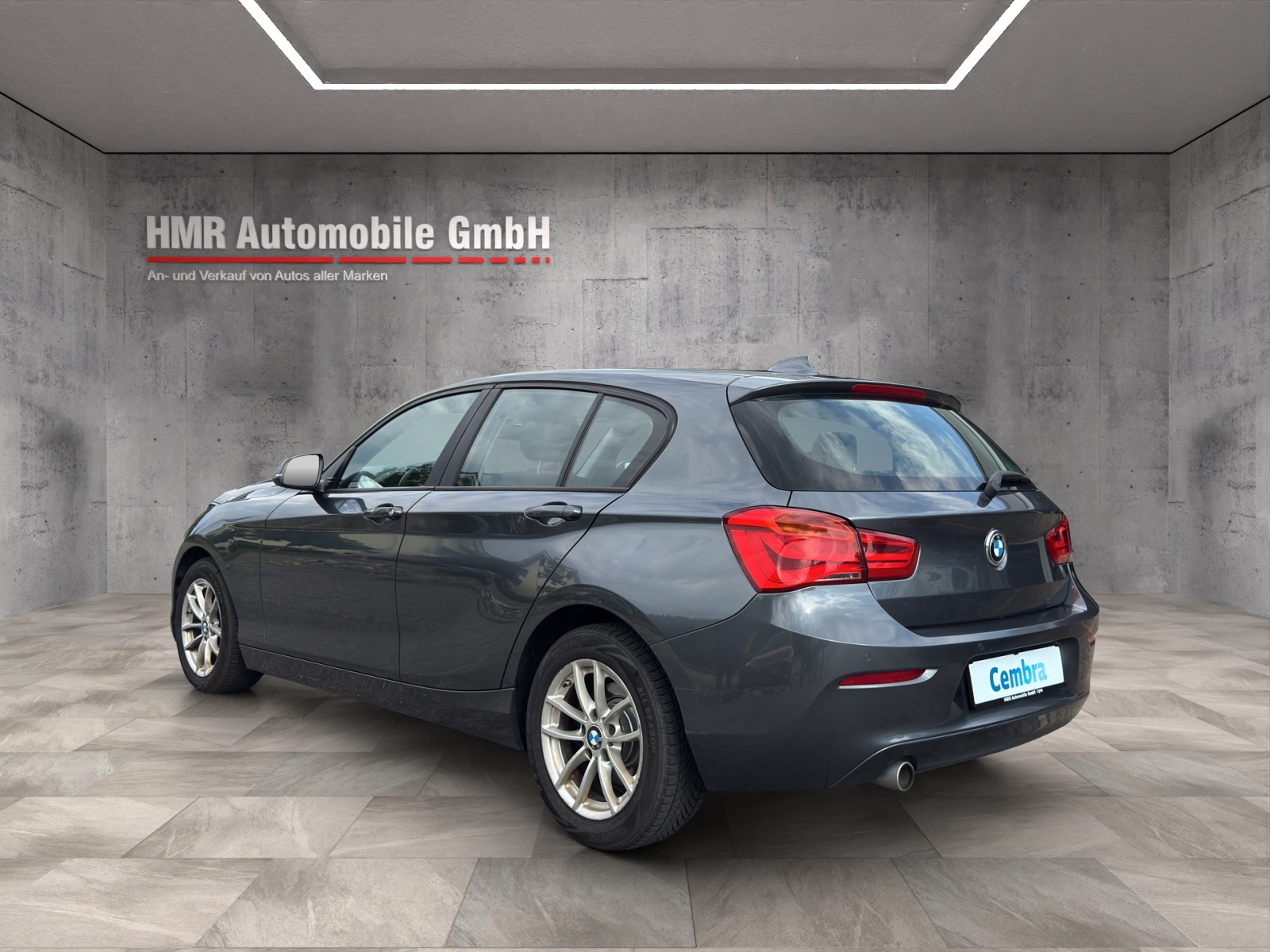 BMW 116d-showroom-element-1