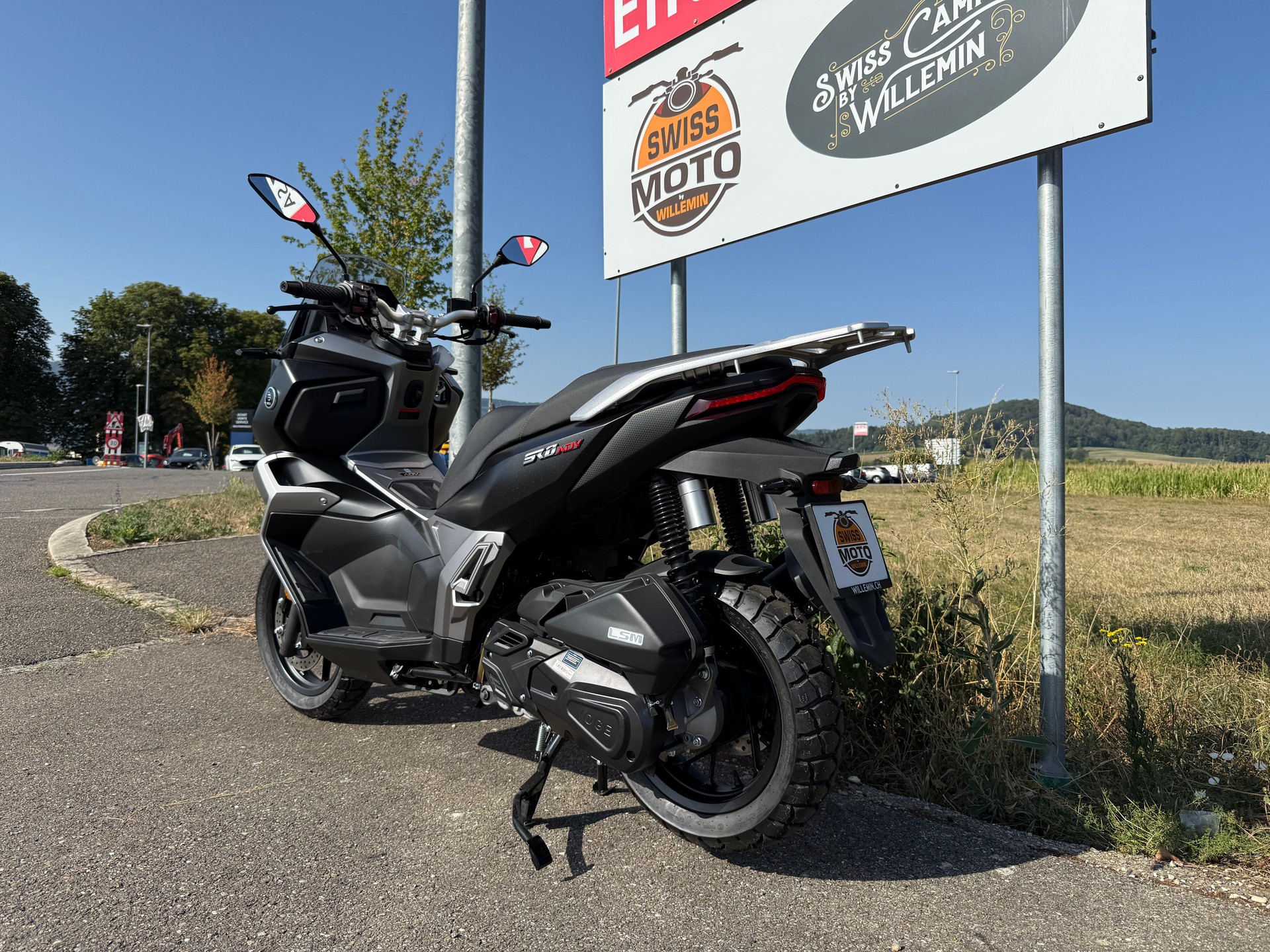 VOGE SR1 ADV-showroom-element-2