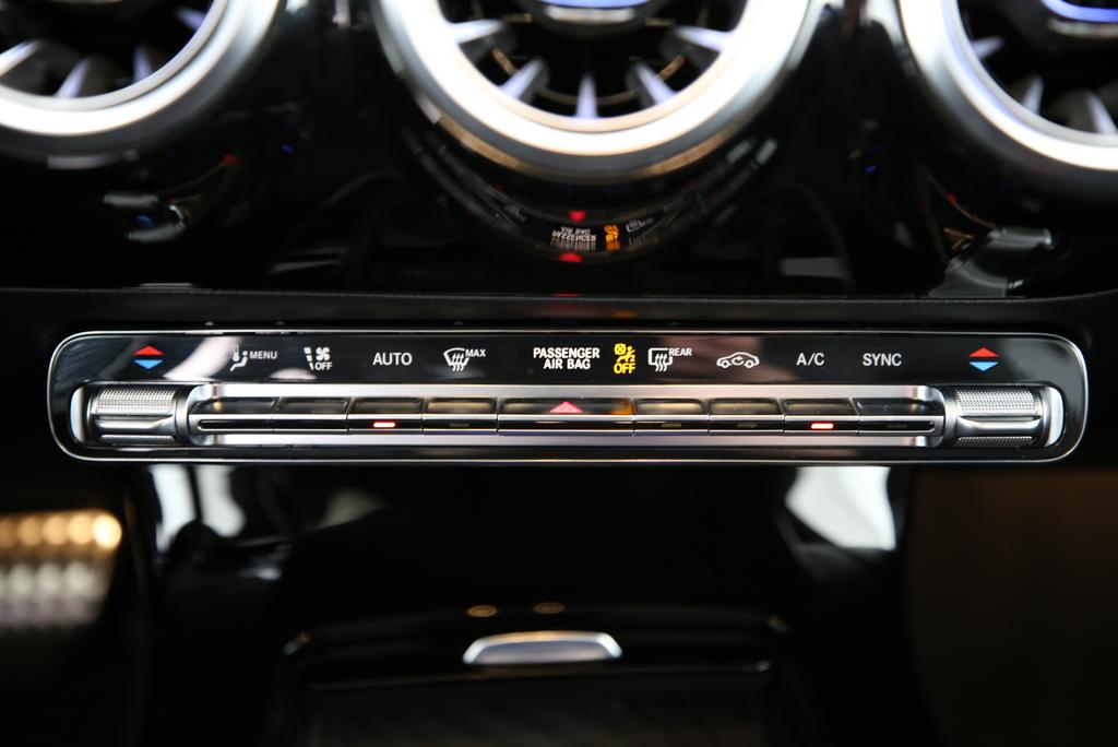 MERCEDES-BENZ CLA 250 AMG Line 4matic-image-8