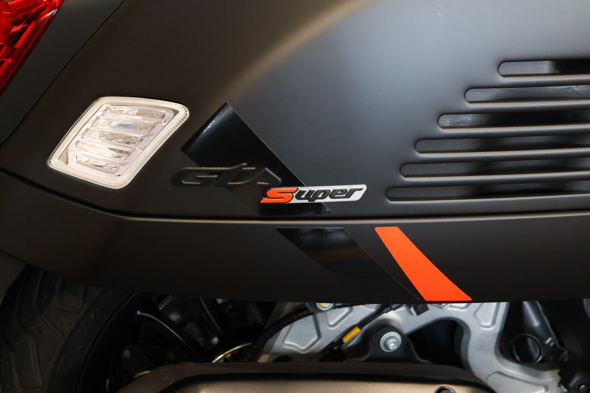 PIAGGIO Vespa GTS Super Sport 125 MY26 E5+ (4 Jahre Garantie)-image-12