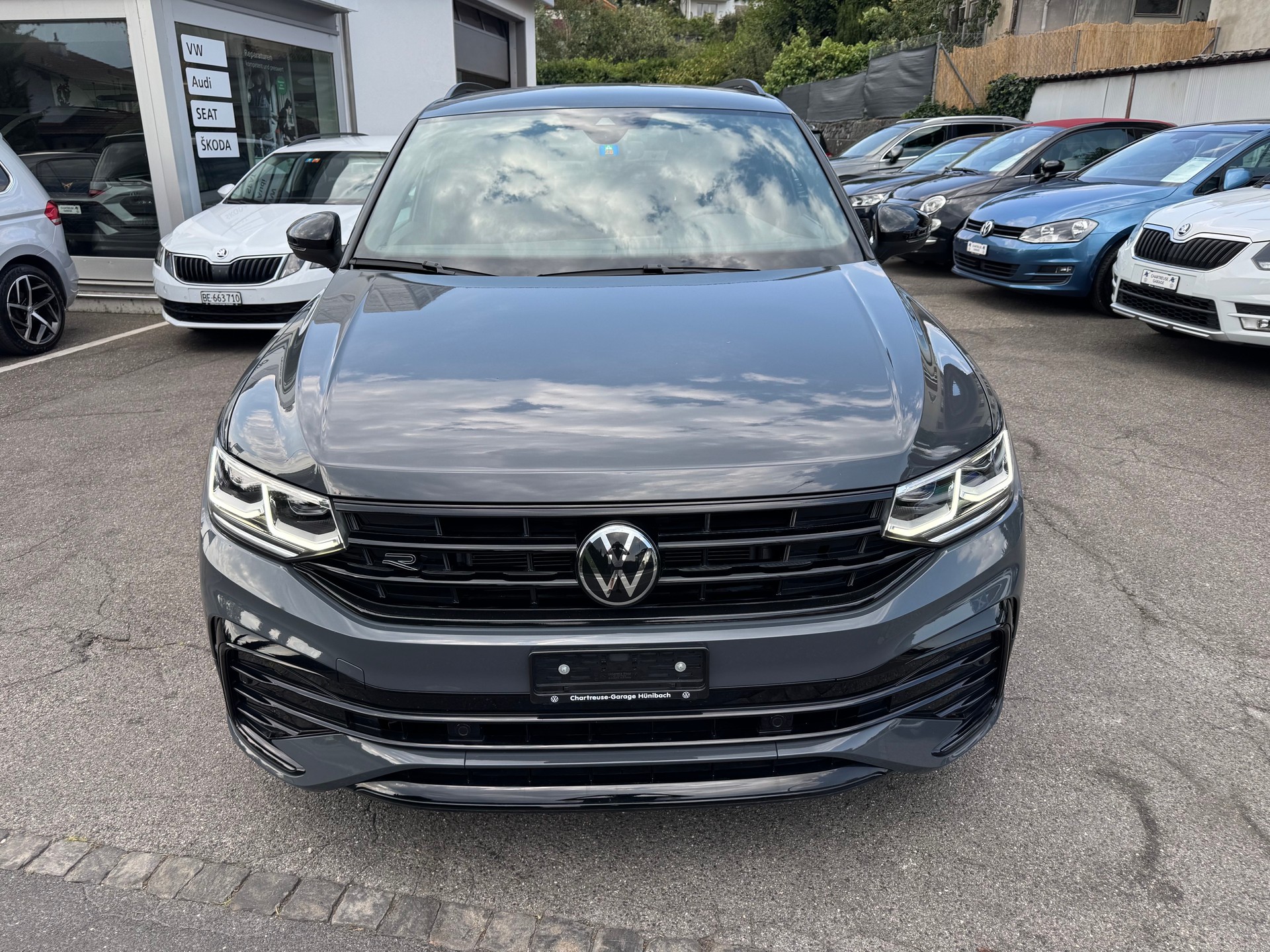 VW Tiguan 2.0TSI R-Line 4Motion DSG-showroom-element-2