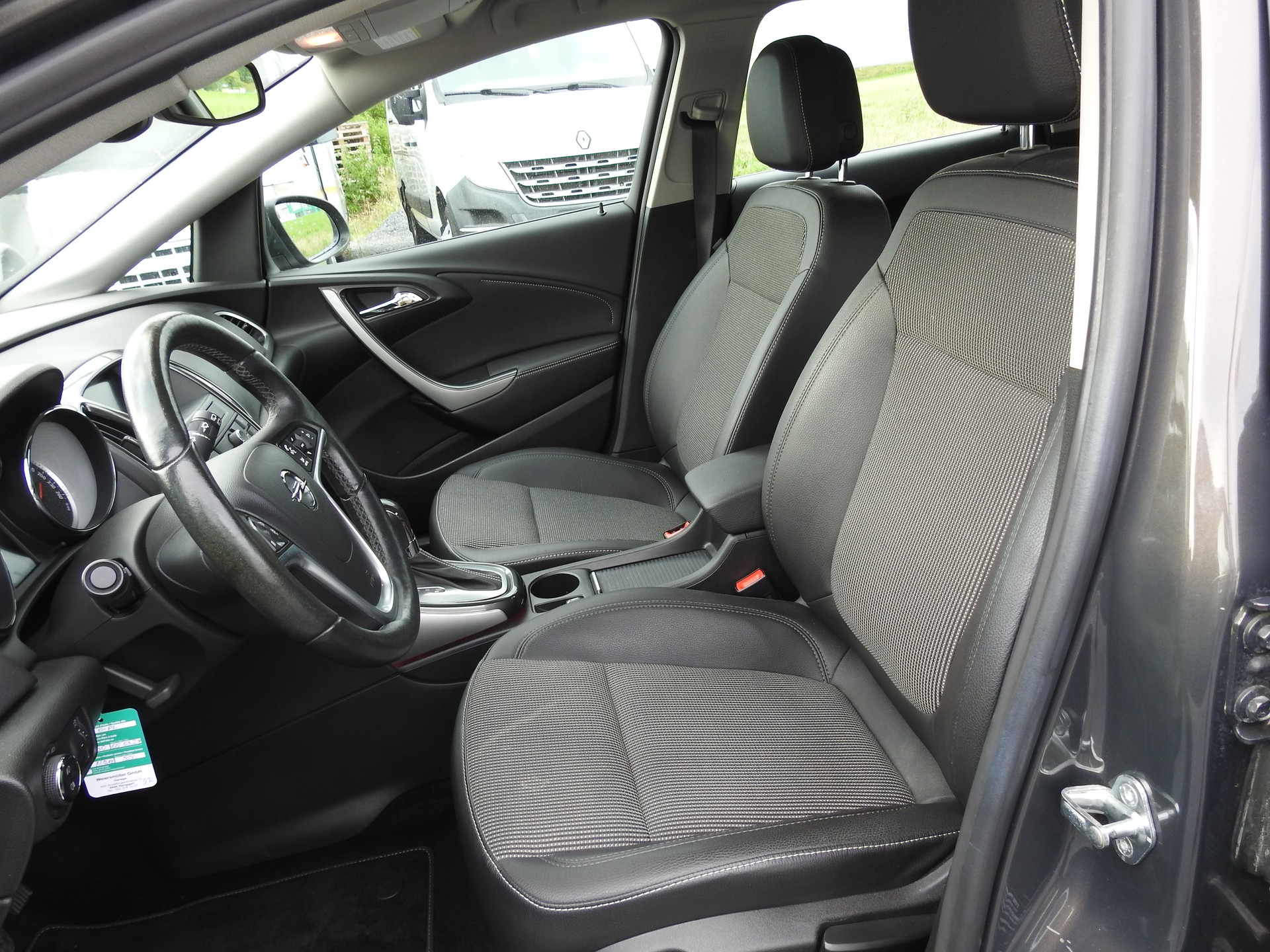 OPEL Astra 1.6i 16V Turbo Active Edition Automatic-image-12