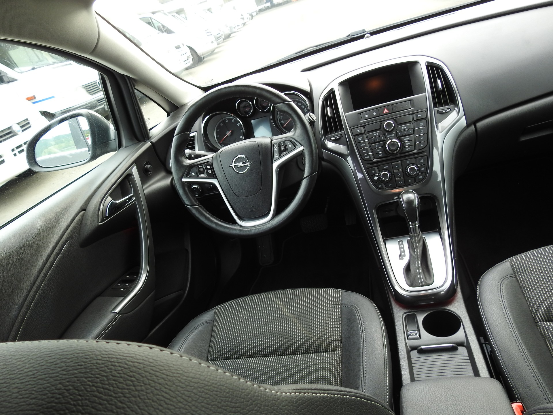 OPEL Astra 1.6i 16V Turbo Active Edition Automatic-image-18