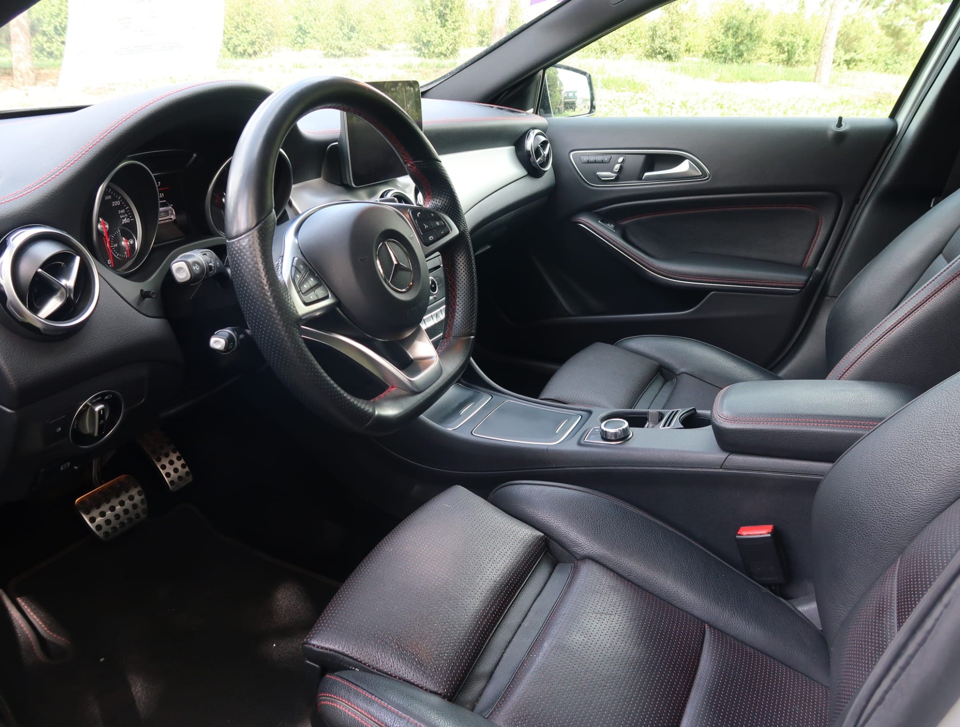 MERCEDES-BENZ GLA 200 CDI AMG Line 4M.-image-13