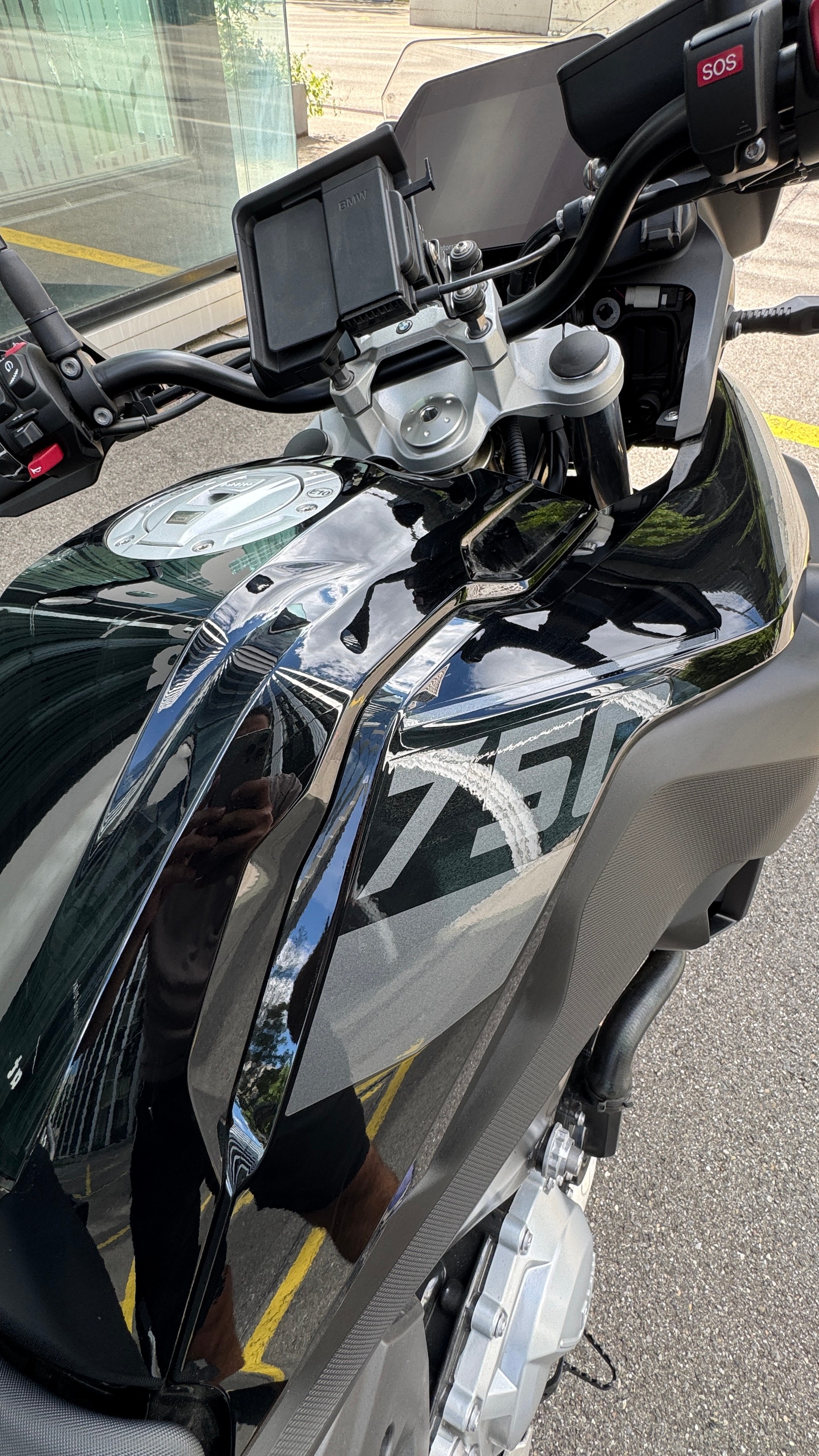 BMW F 750 GS (35kW)-image-8