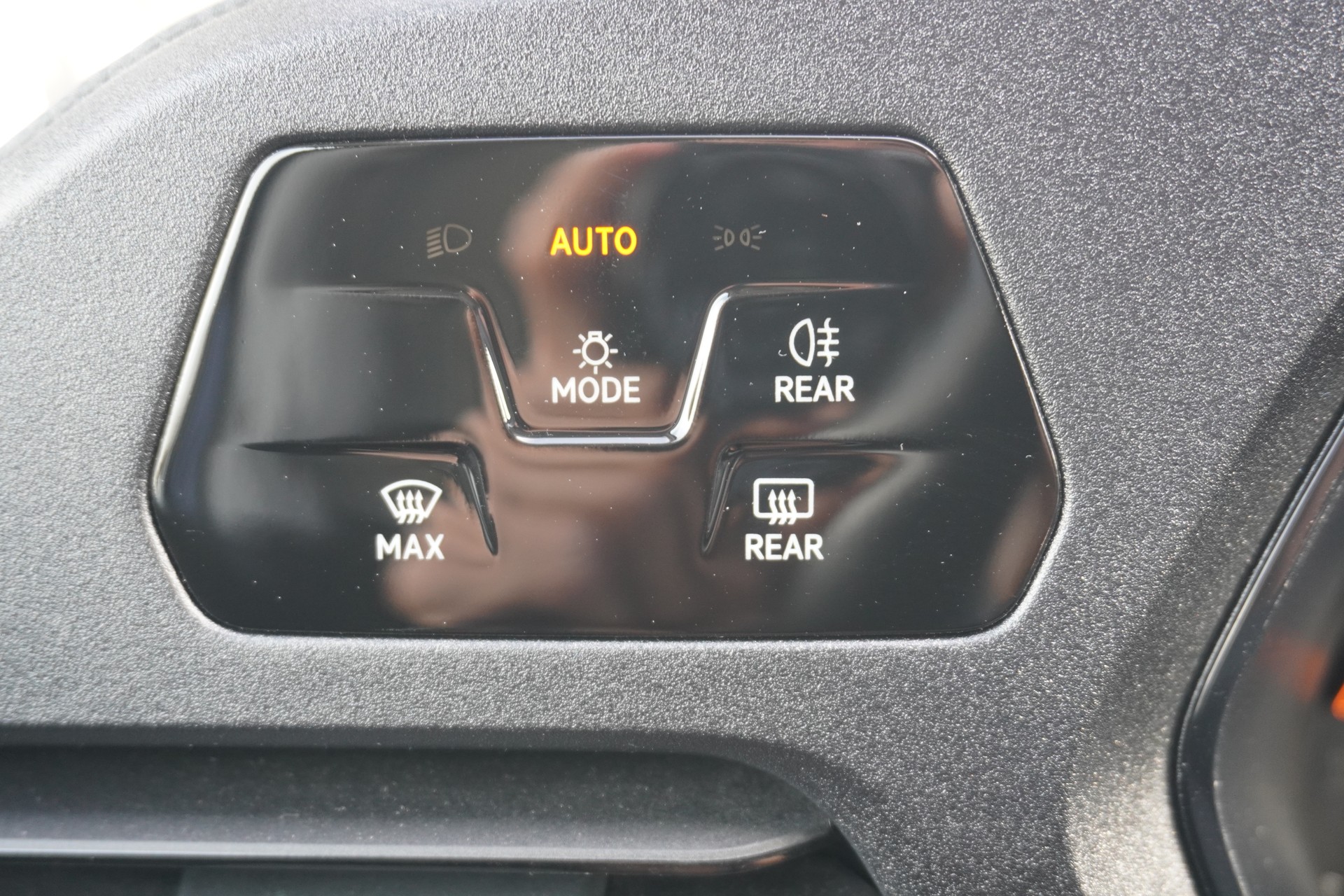 VW Caddy Maxi 1.5 TSI DSG-image-31
