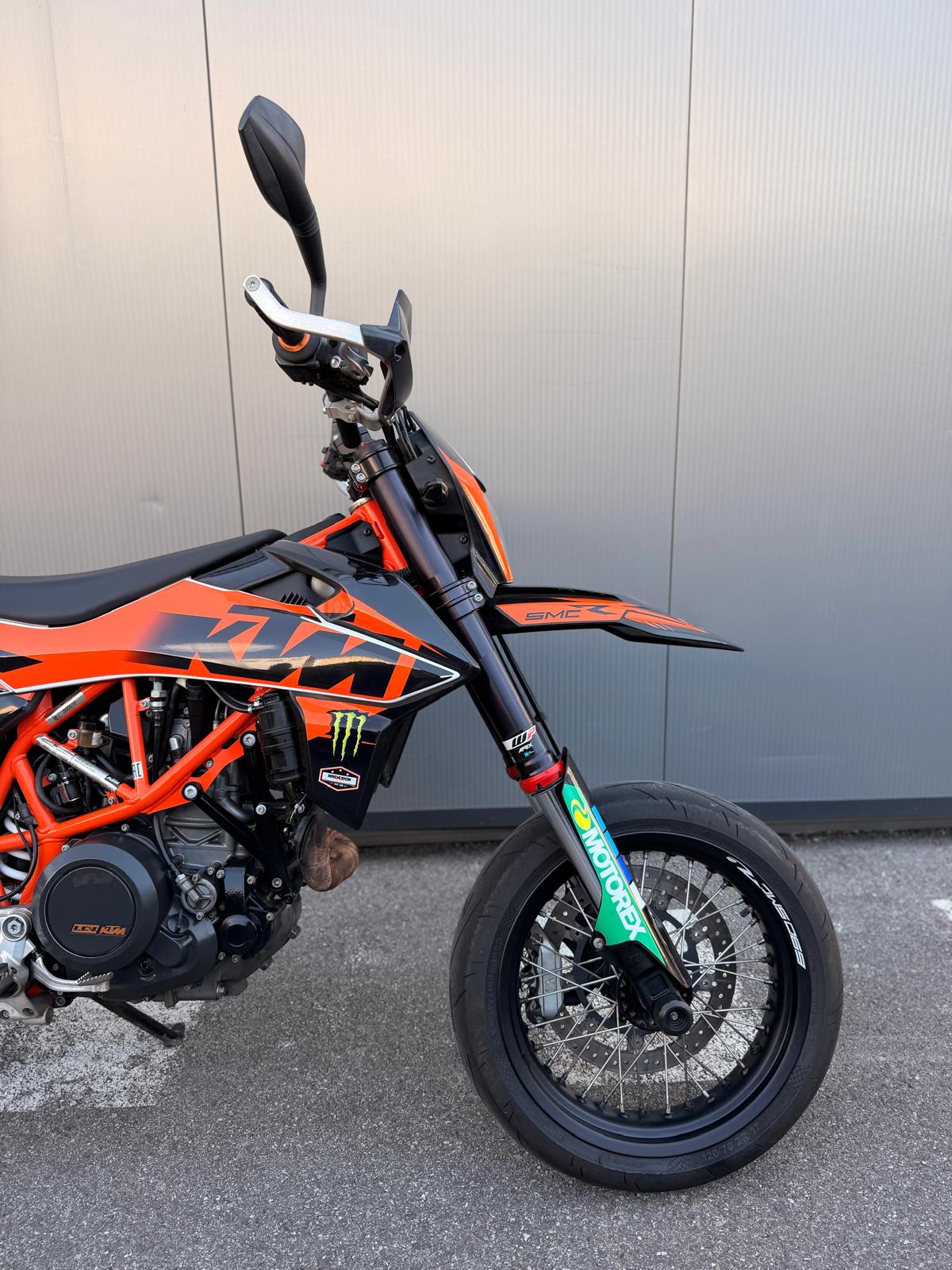 KTM 690 SMC R ABS-image-4