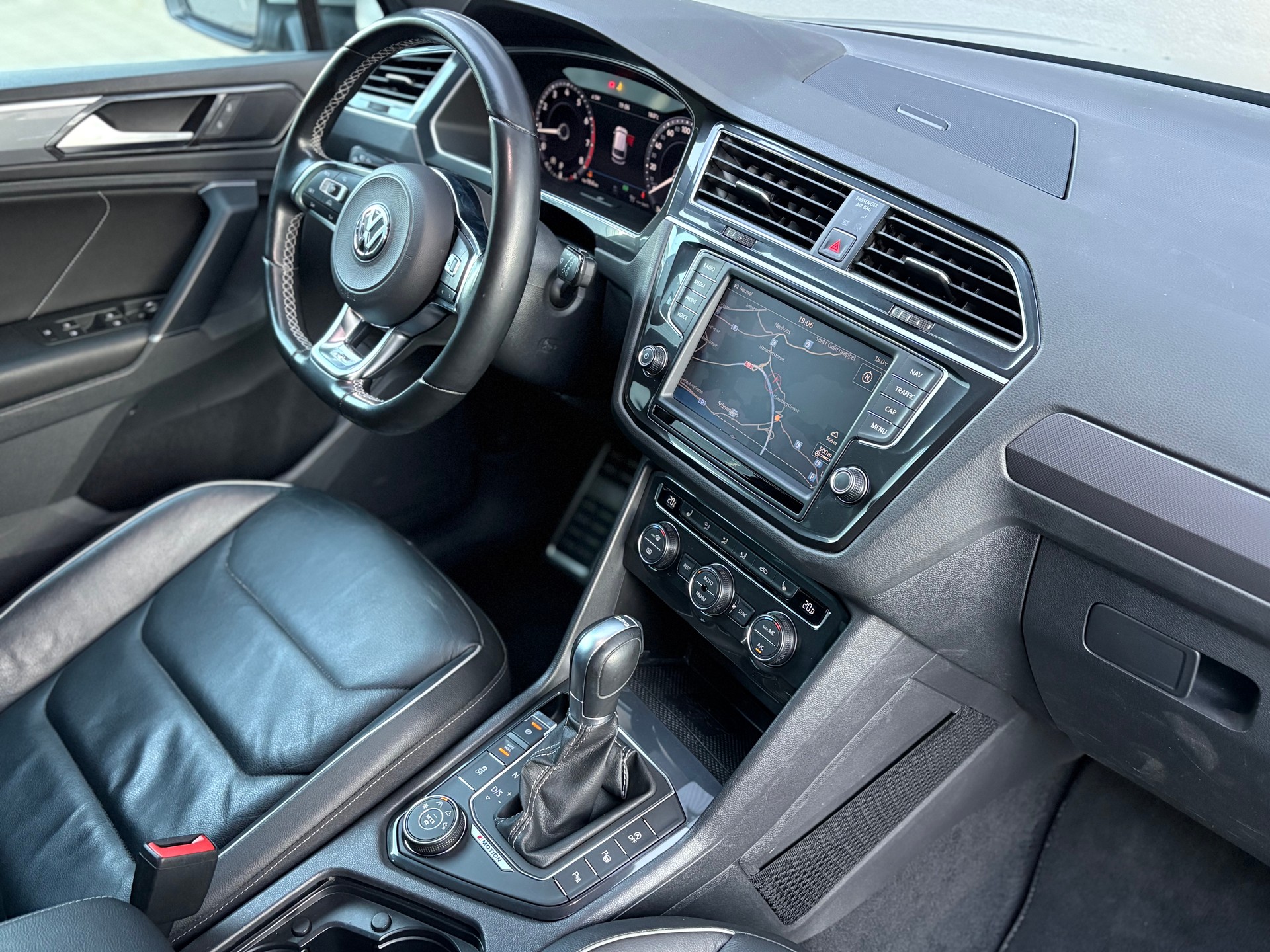 VW Tiguan 2.0TSI R-Line Highline 4Motion DSG frisch ab MFK-image-9