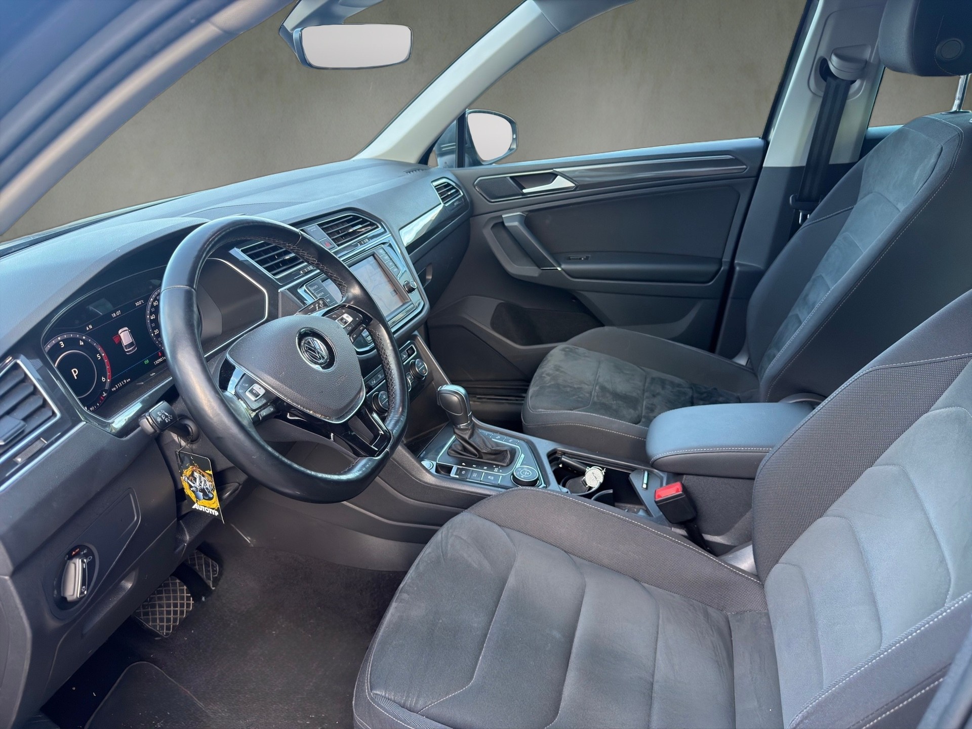 VW Tiguan 2.0 TDI SCR Highline 4Motion DSG-image-8