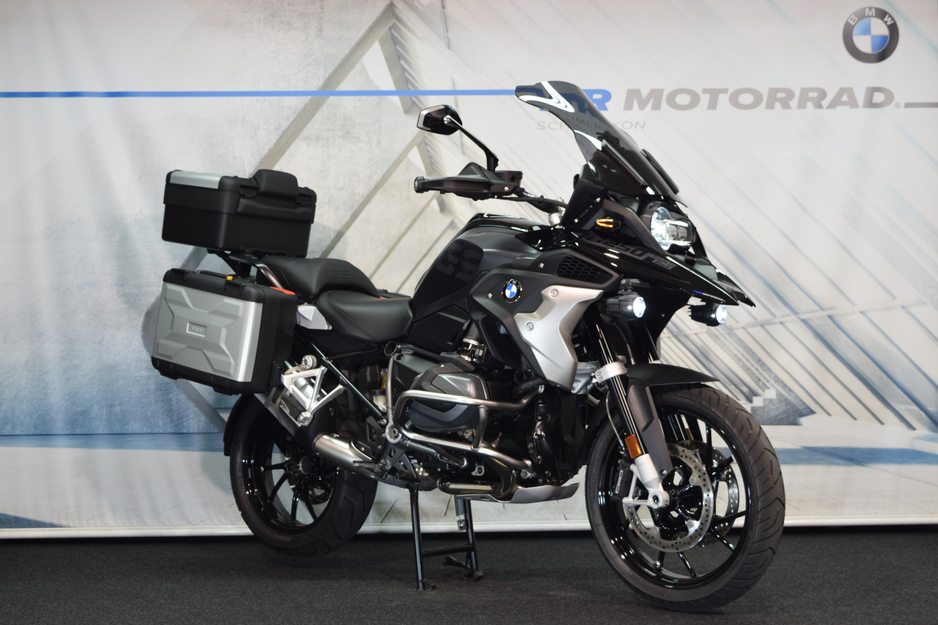 BMW R 1250 GS Triple Black inkl. Seitenkoffer & Topcase-image-0