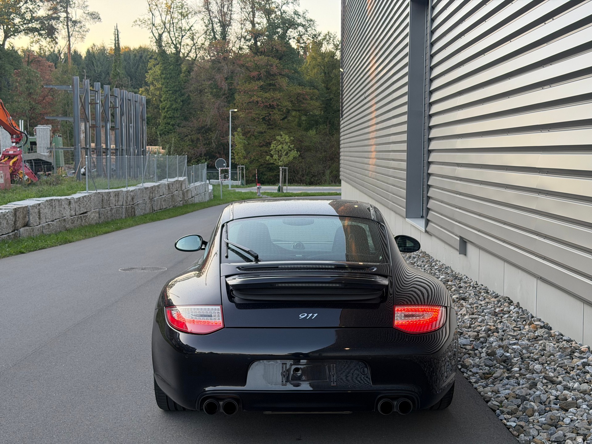 PORSCHE 911 Black Edition PDK-showroom-element-3