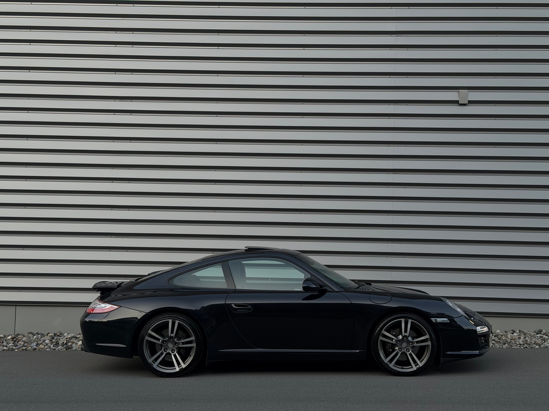PORSCHE 911 Black Edition PDK-showroom-element-1