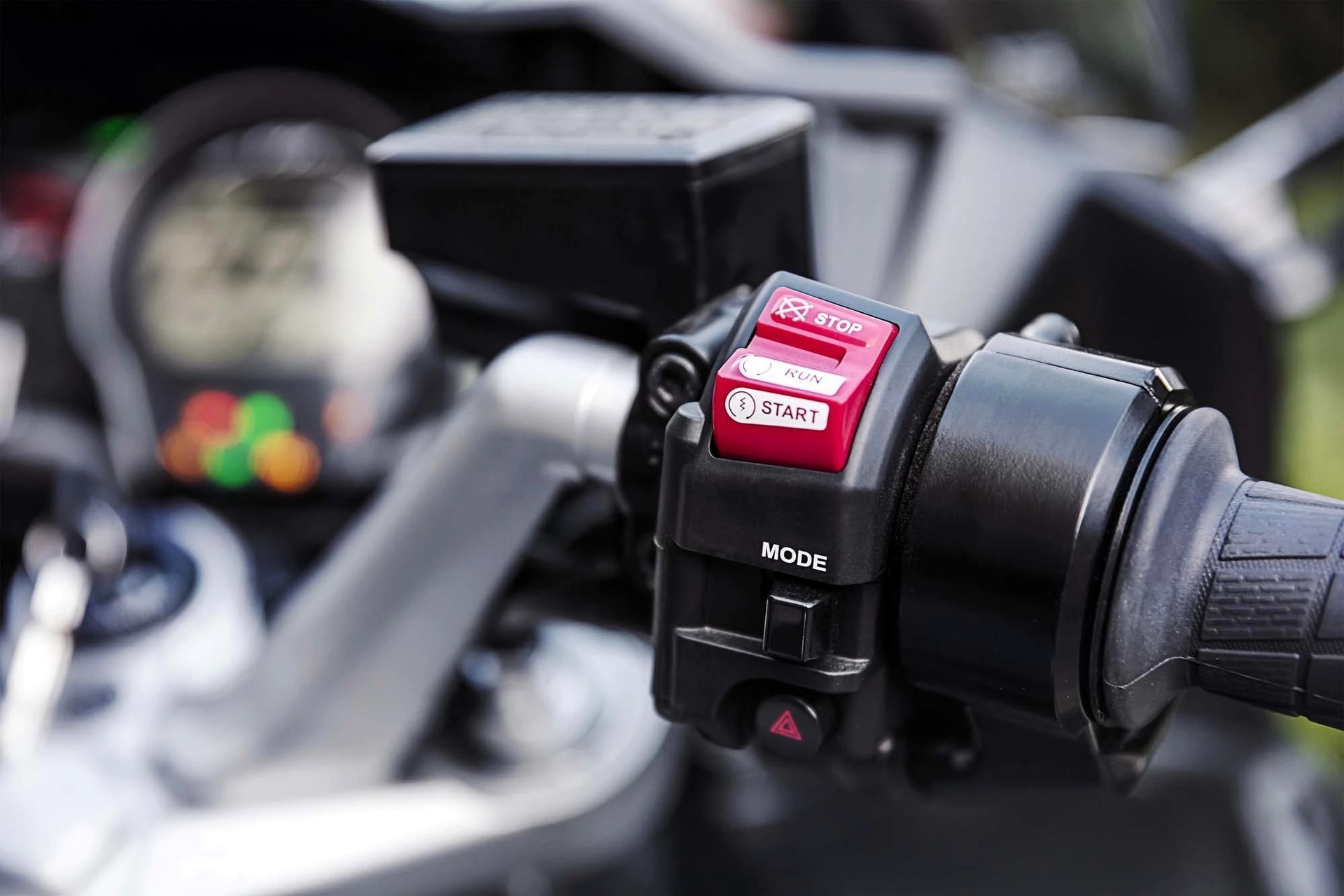 YAMAHA FJR 1300 AE ABS-image-9