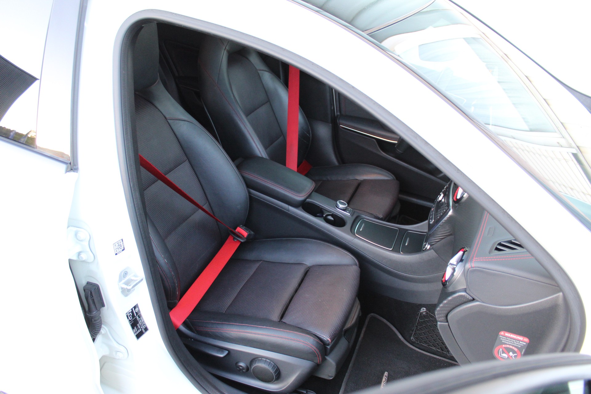 MERCEDES-BENZ A 250 Sport 4Matic 7G-DCT AMG-Line-image-11