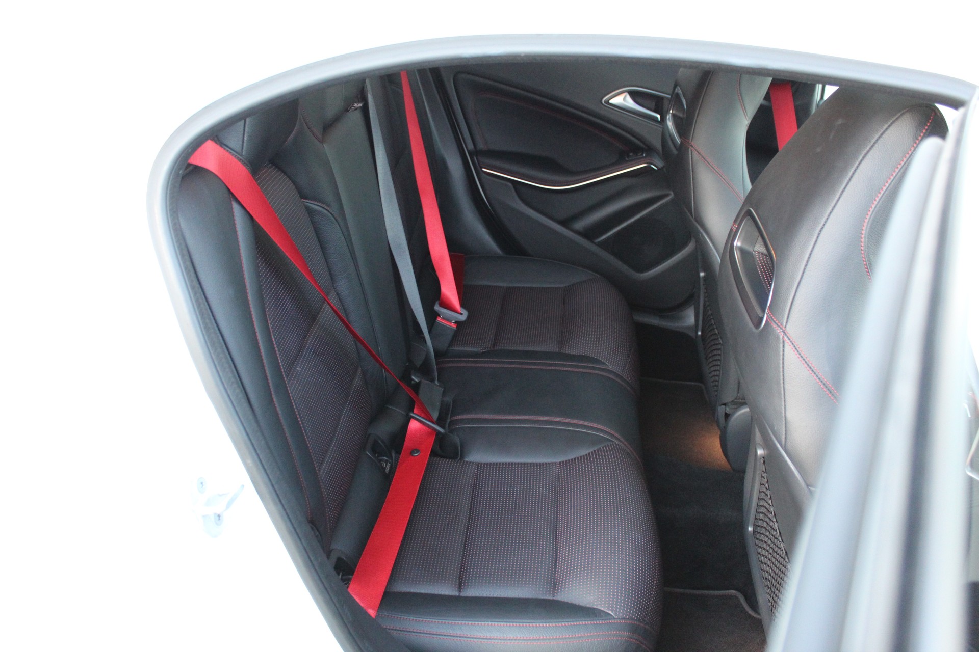 MERCEDES-BENZ A 250 Sport 4Matic 7G-DCT AMG-Line-image-12