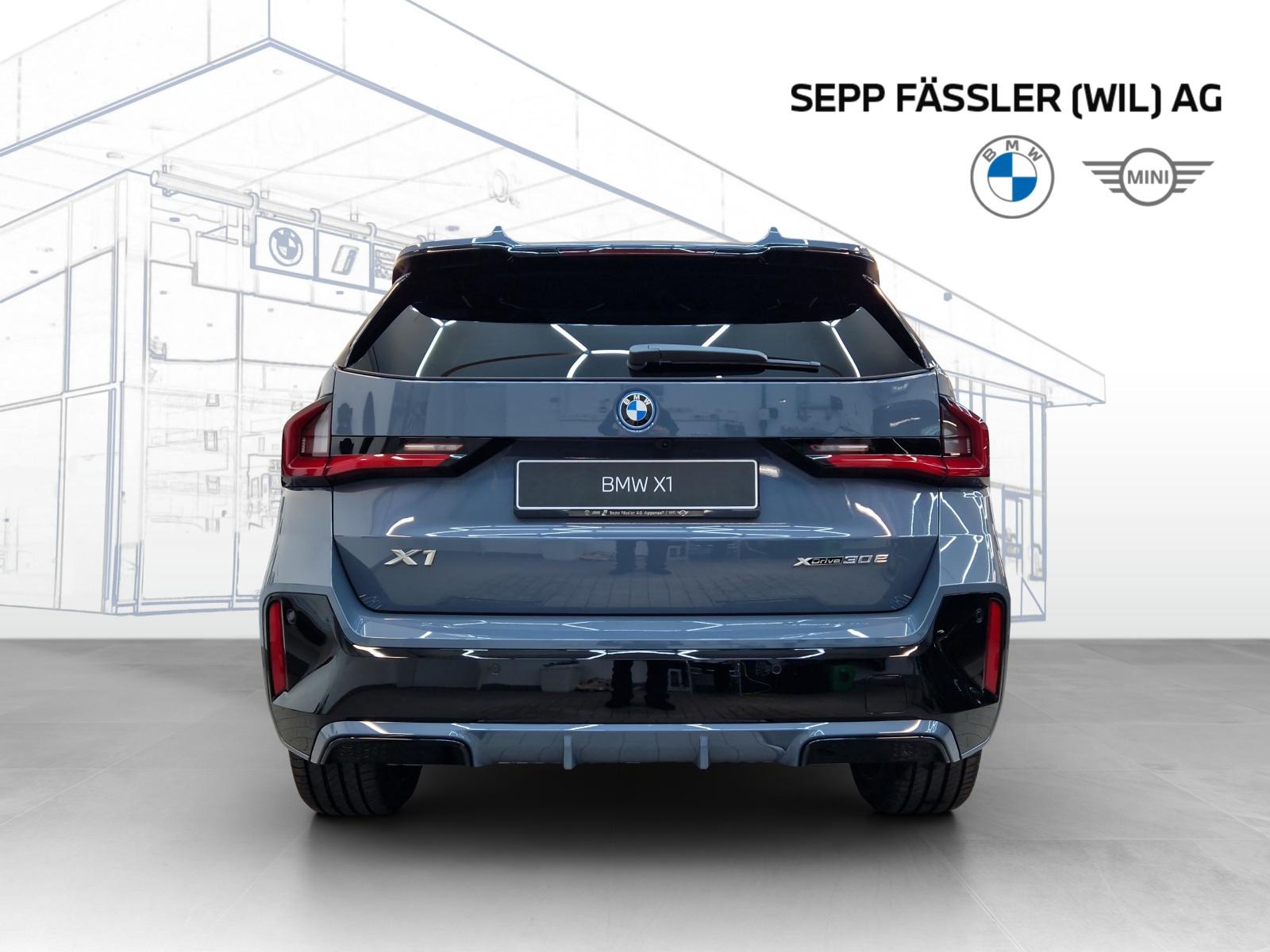 BMW X1 xDrive30e M Sport Pro-showroom-element-3