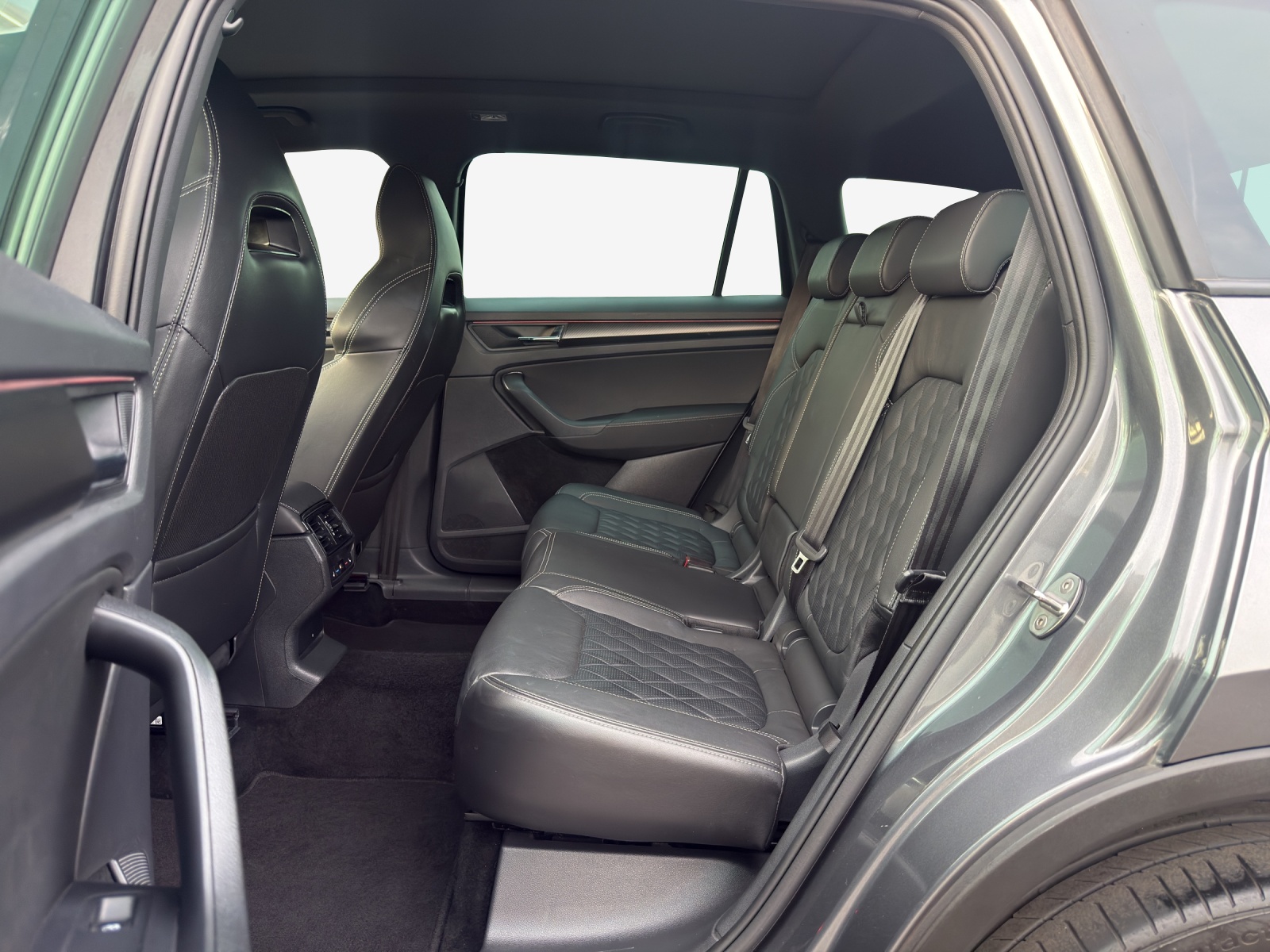 SKODA Kodiaq 2.0 TSI 4x4 SportLine-image-11